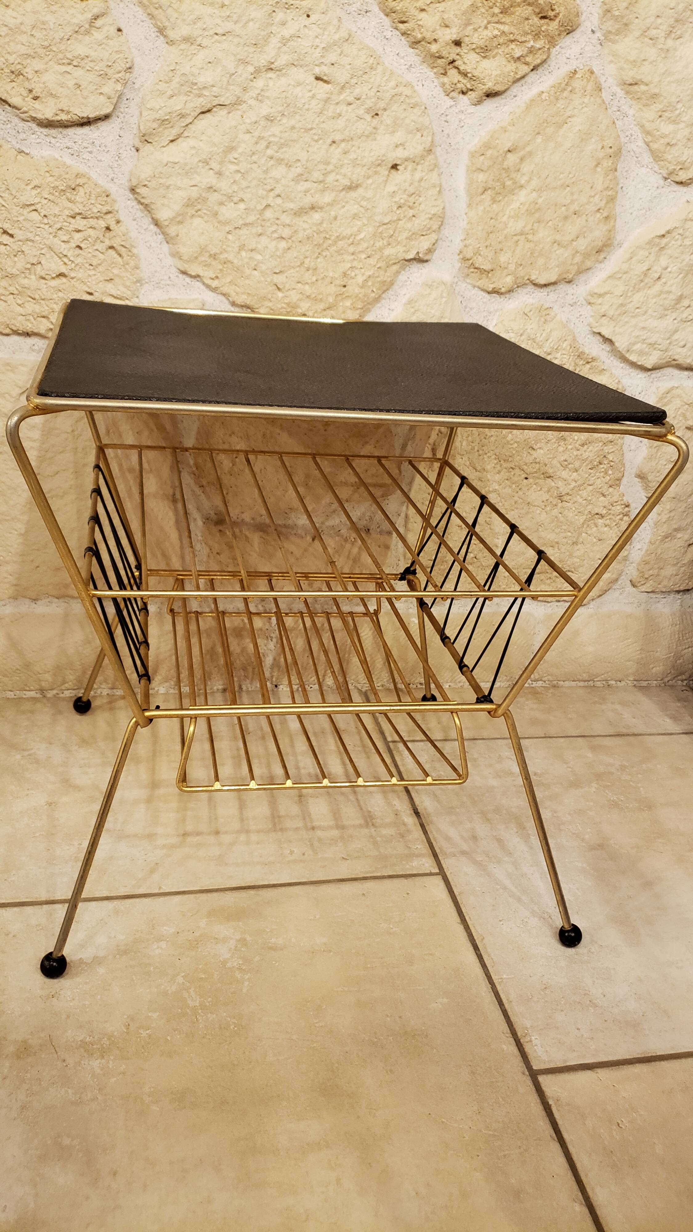 Table basse avec porte revues vintage – 1960