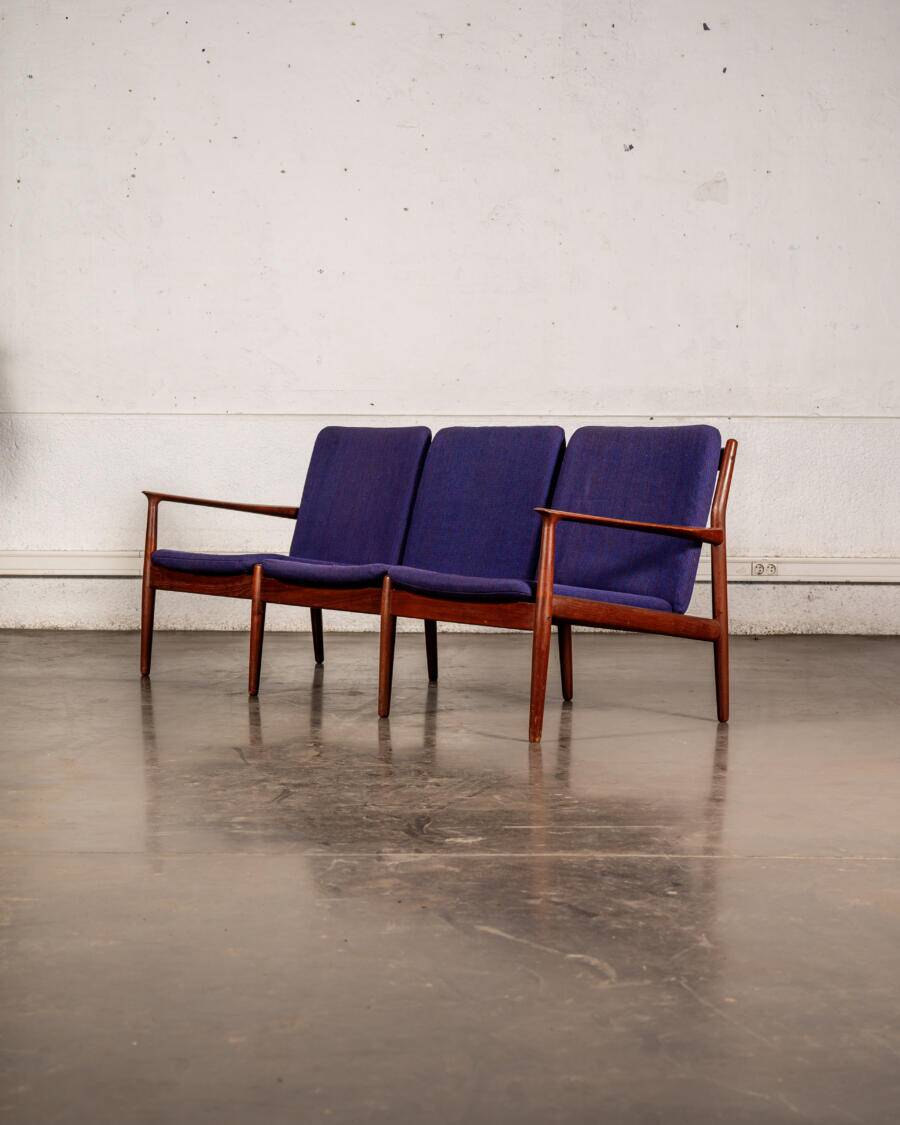Three-seater sofa Arne Vodder