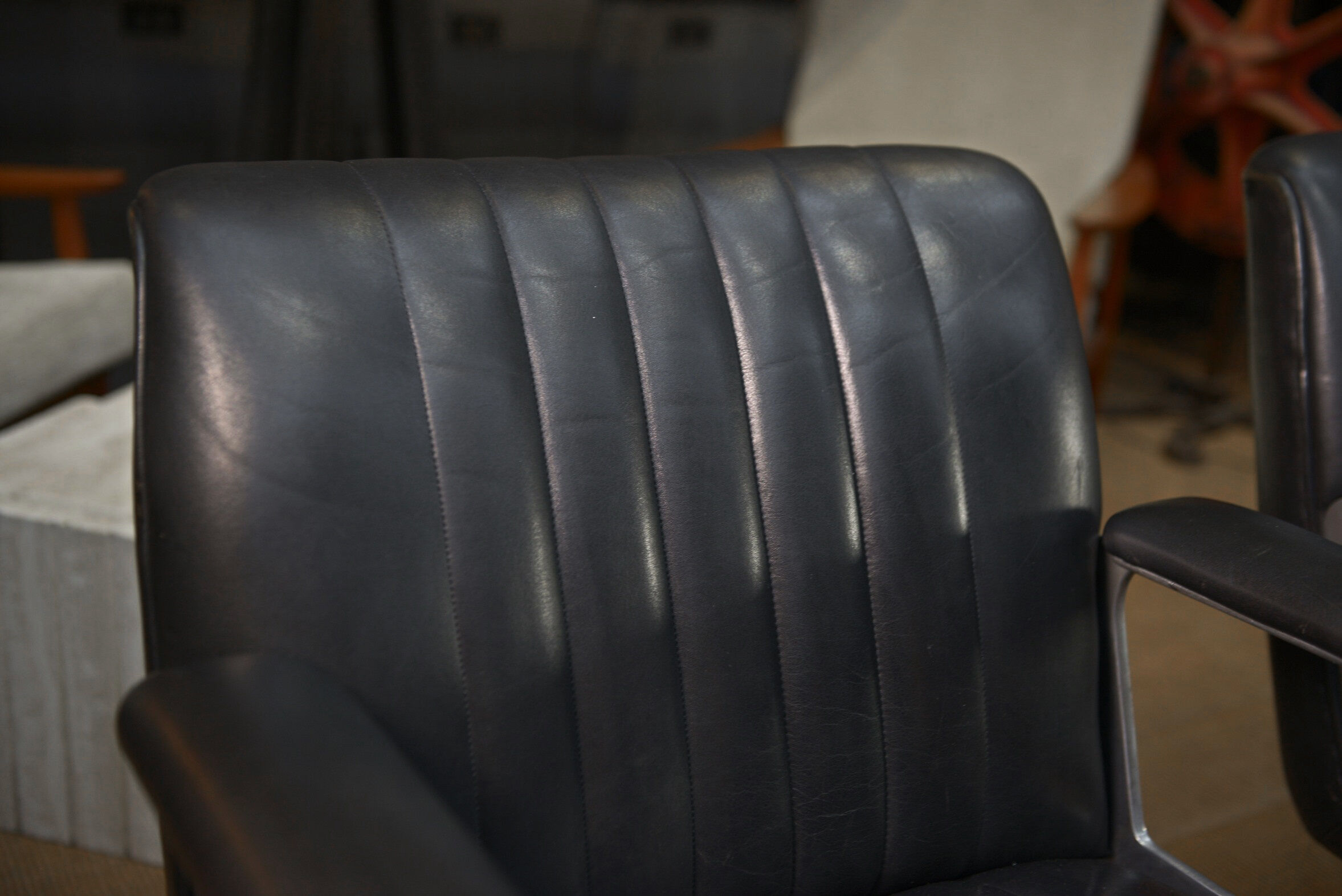 Design office chairs in swivel metal leather 1970