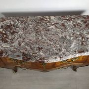 Commode galbé Louis XV