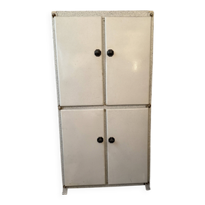 Armoire vintage en métal