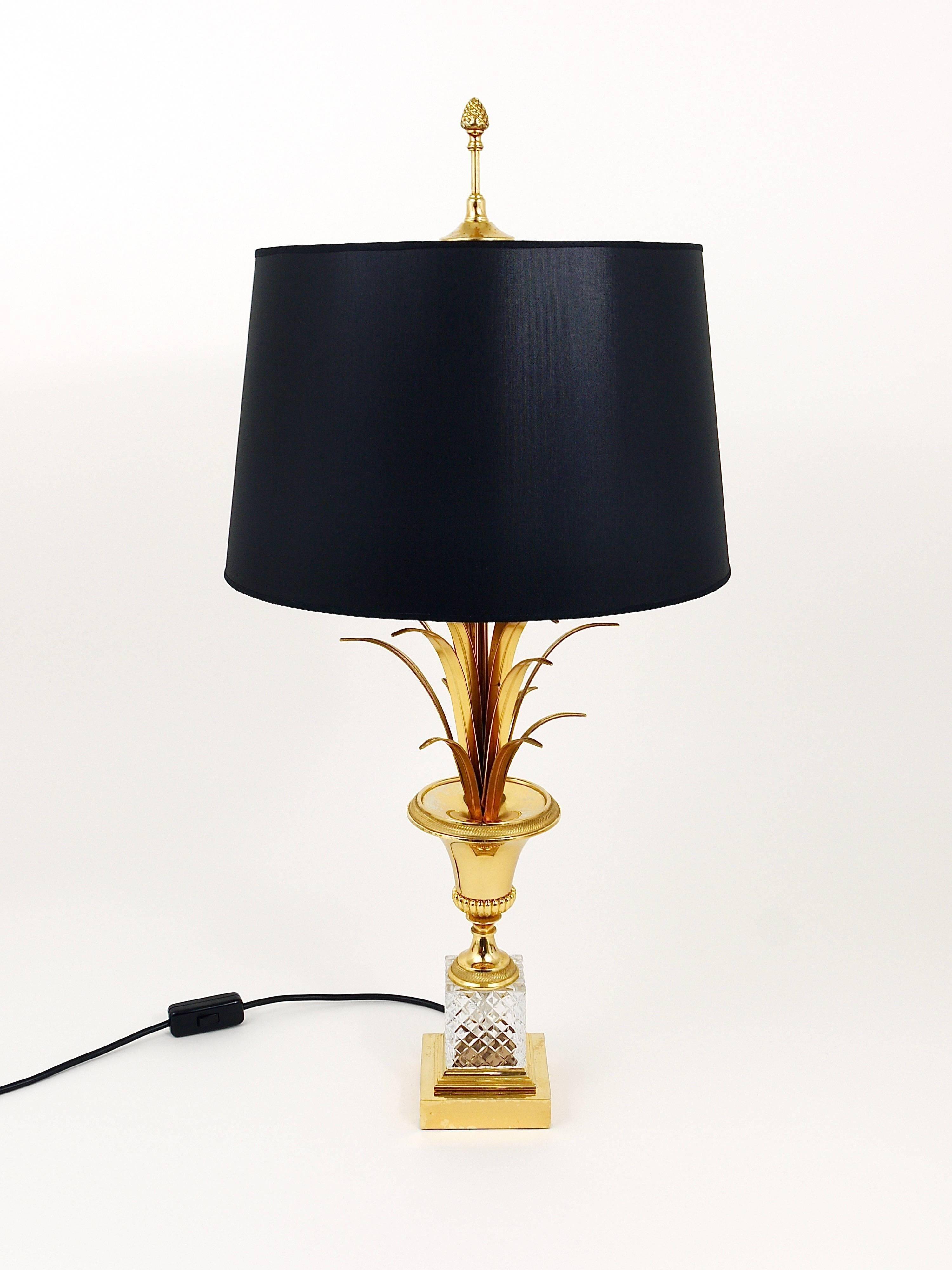 Lampe de table Hollywood Regency feuille d'ananas en laiton doré et verre, France, années 1970