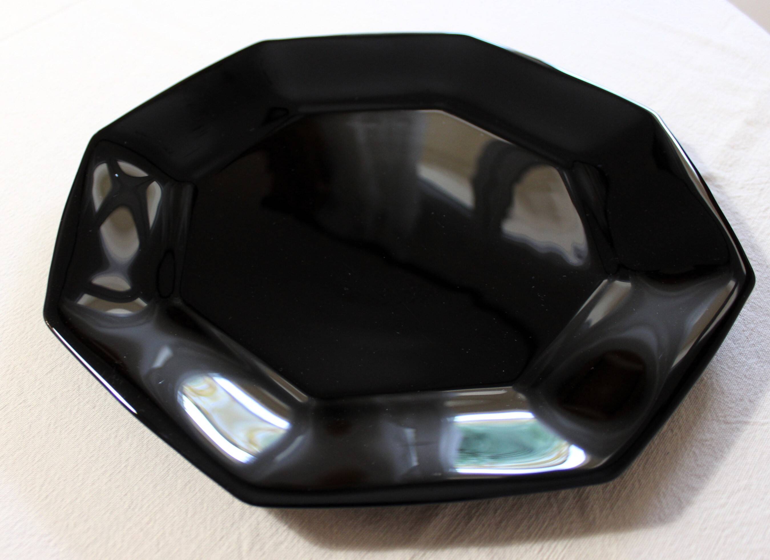 6 black Arcoroc "Octime" dinner plates (set 2)