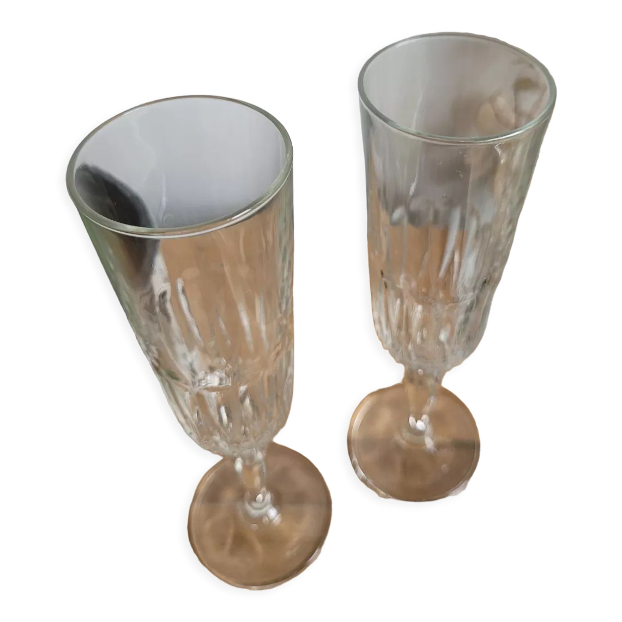 Duo of glass champagne glasses