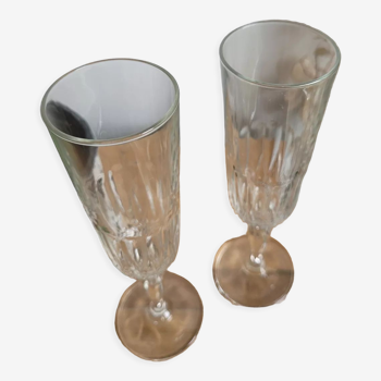Duo of glass champagne glasses