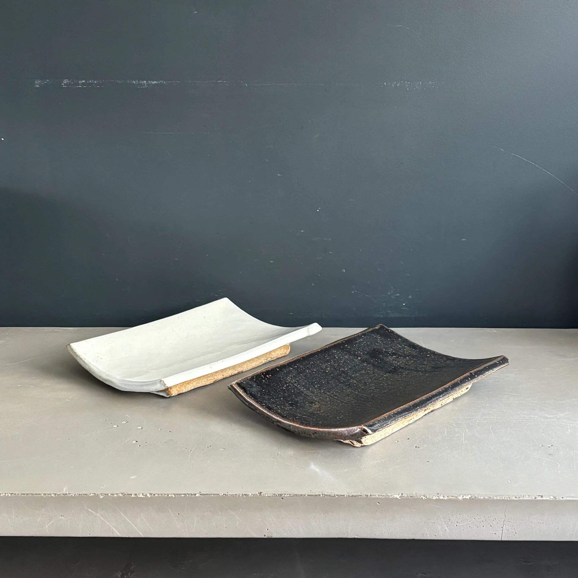 Pair of handmade ceramic sushi plates - Wabi-sabi