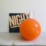 Orange ball suspension, 1970