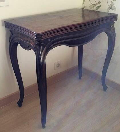 Old gaming table