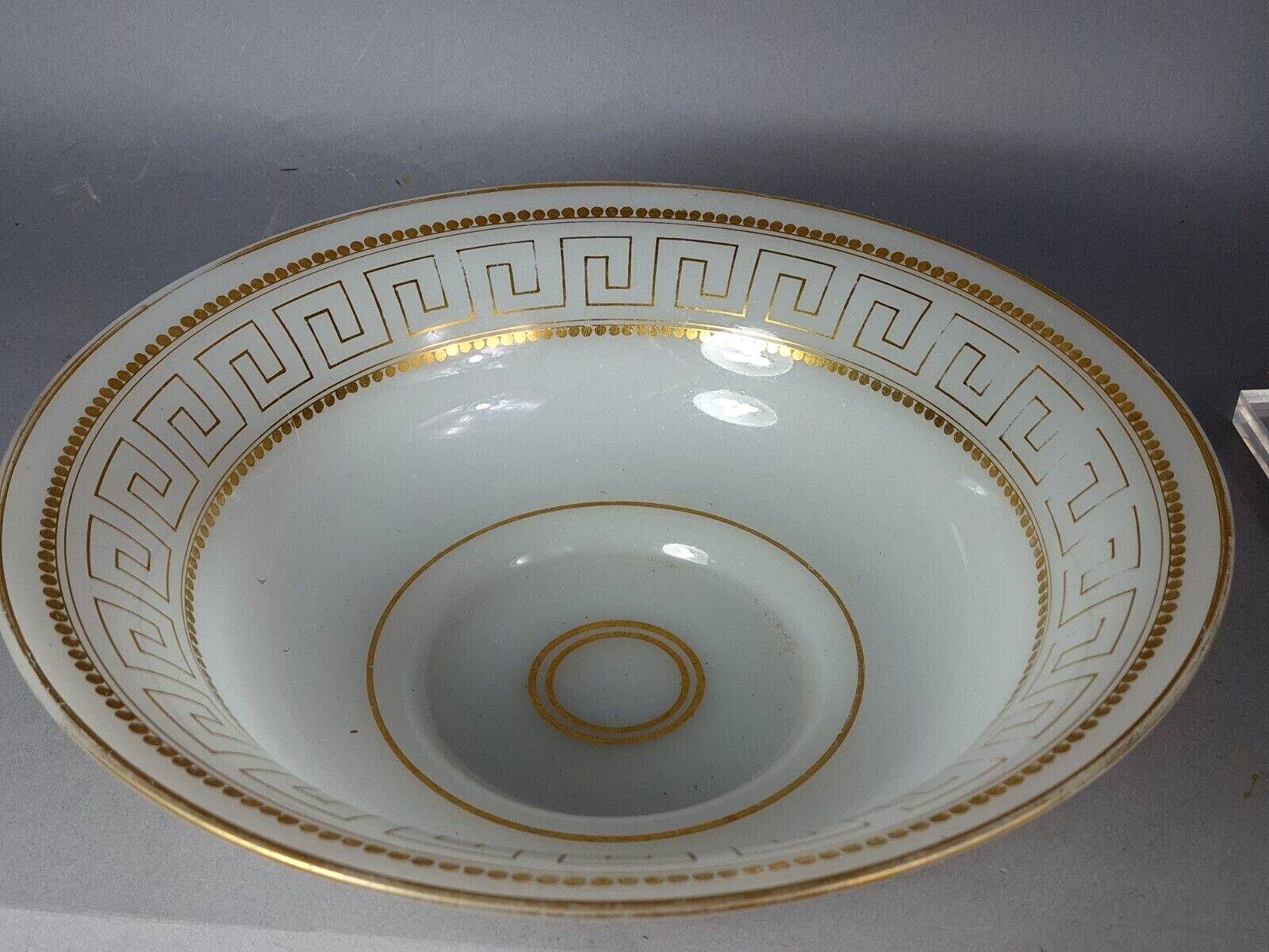 Centerpiece or opaline basin 19th century Greek decor, 33 cm. Very good condition. SBZ