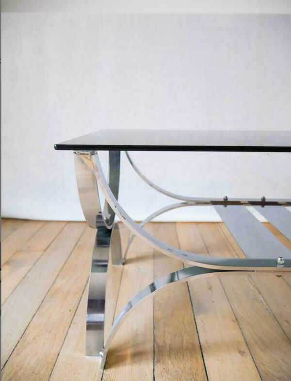 Table basse rectangulaire en verre fumé et chrome double plateaux Design 1970