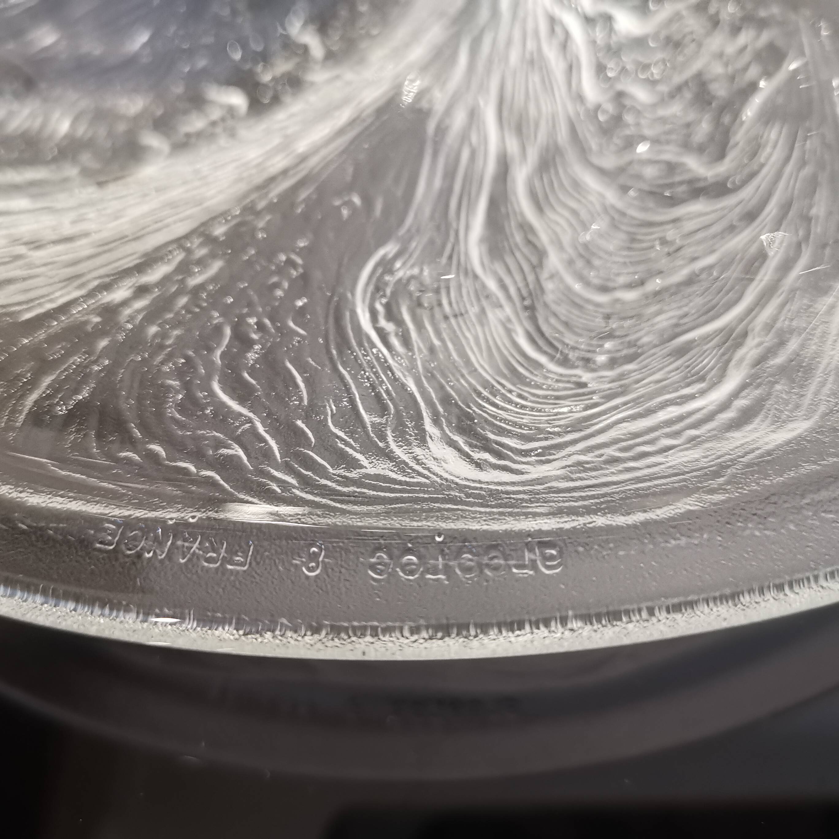 6 embossed glass oyster plates, 1970s Arcoroc France