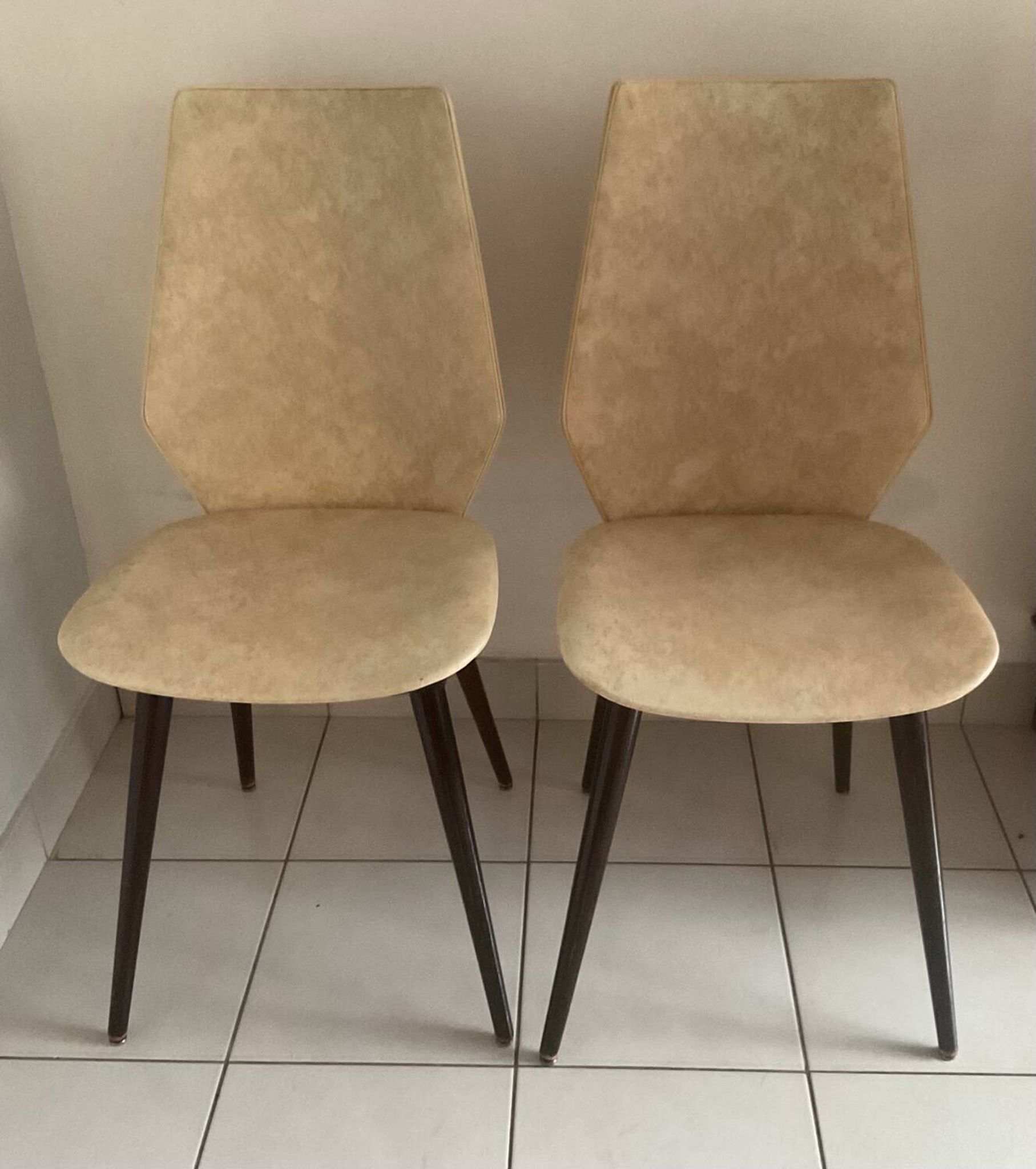 Lot de deux chaises années 60/70