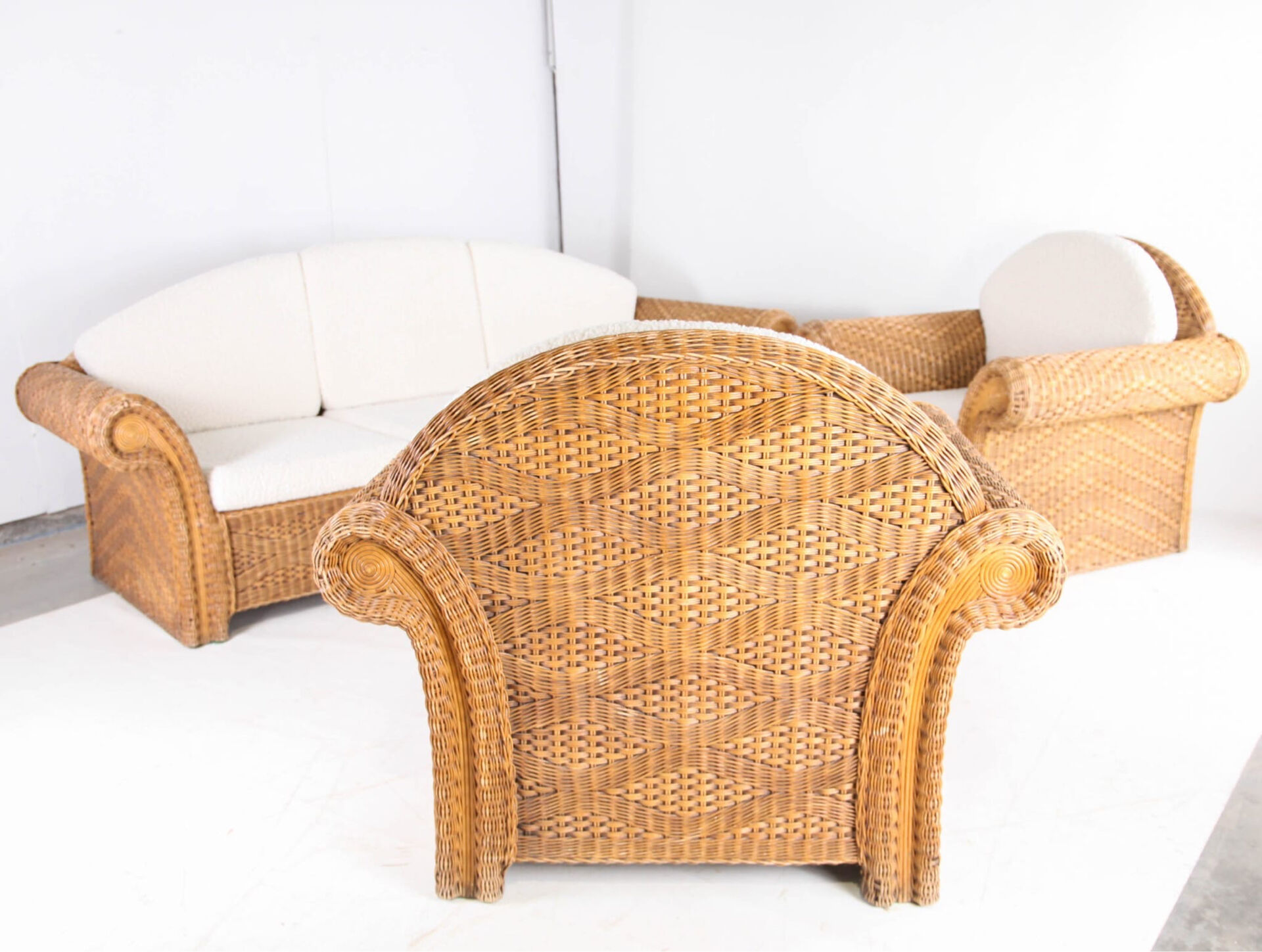 Woven rattan lounge set