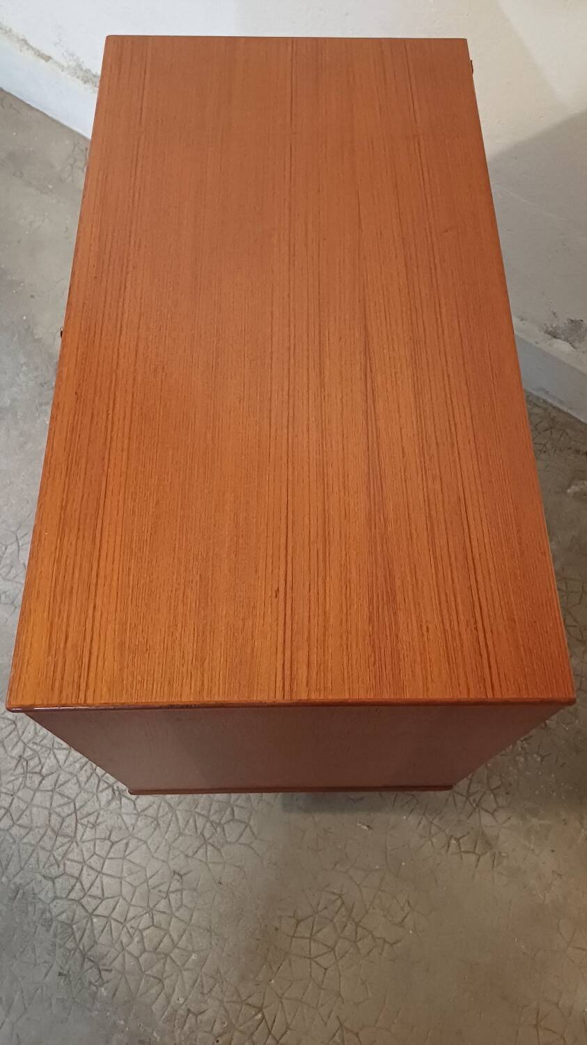 Scandinavian chest of drawers