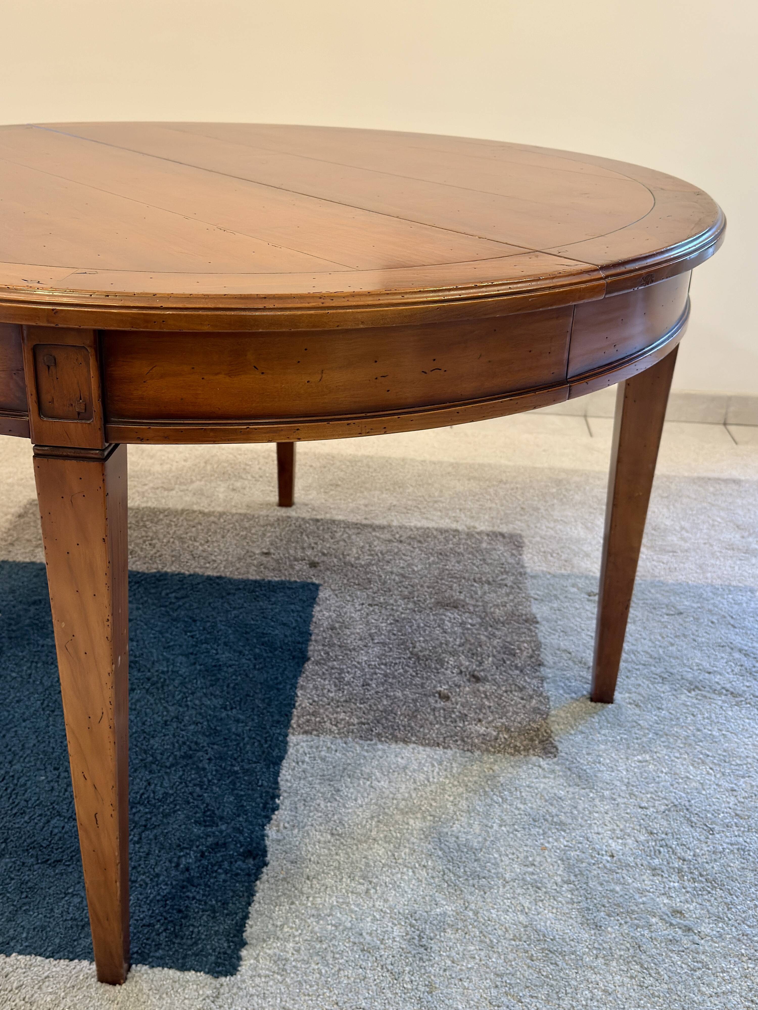 Directoire table style