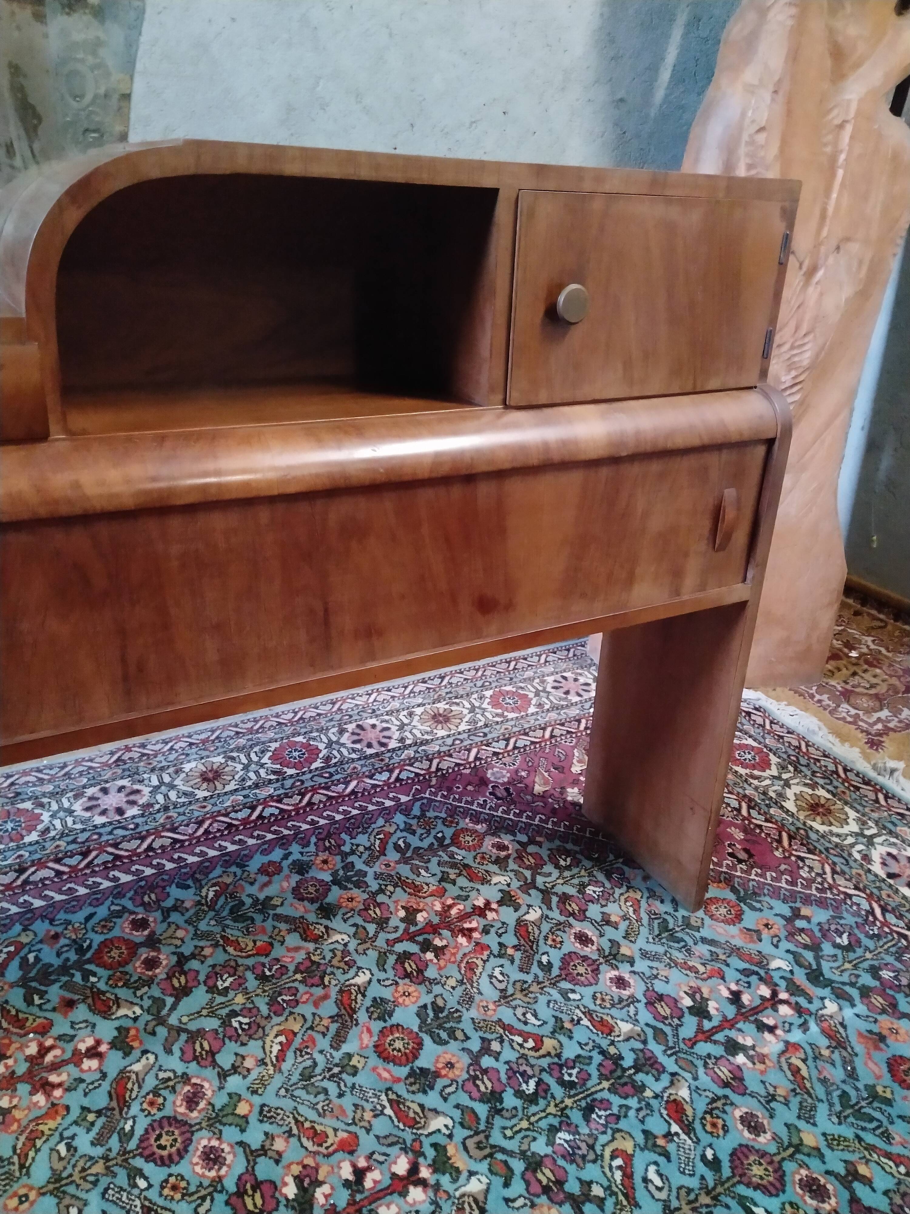 Art deco headboard in walnut bramble