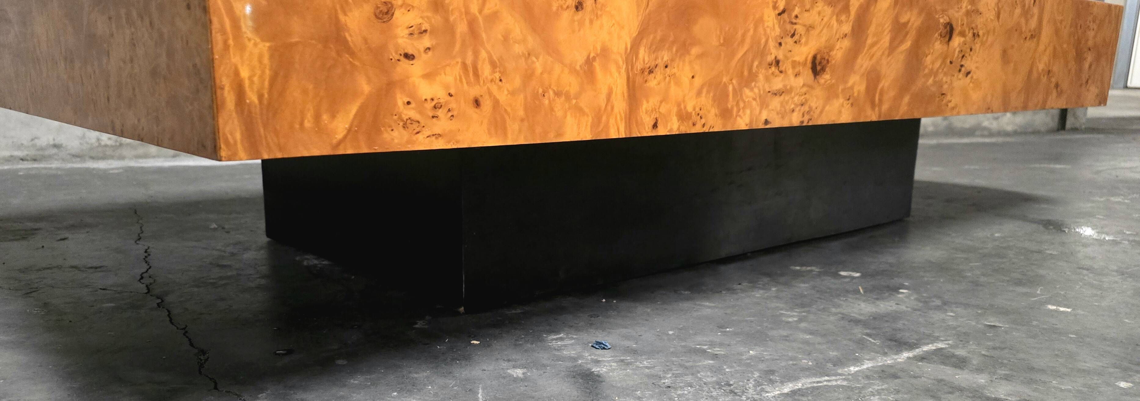 Jean-Claude Mahey coffee table for Roche Bobois, elm burl veneer, has