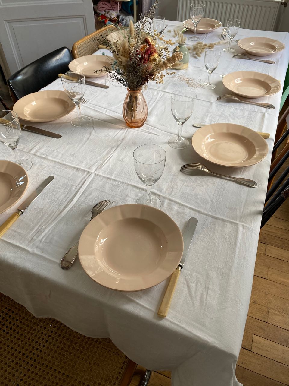 Service of powder pink hollow plates