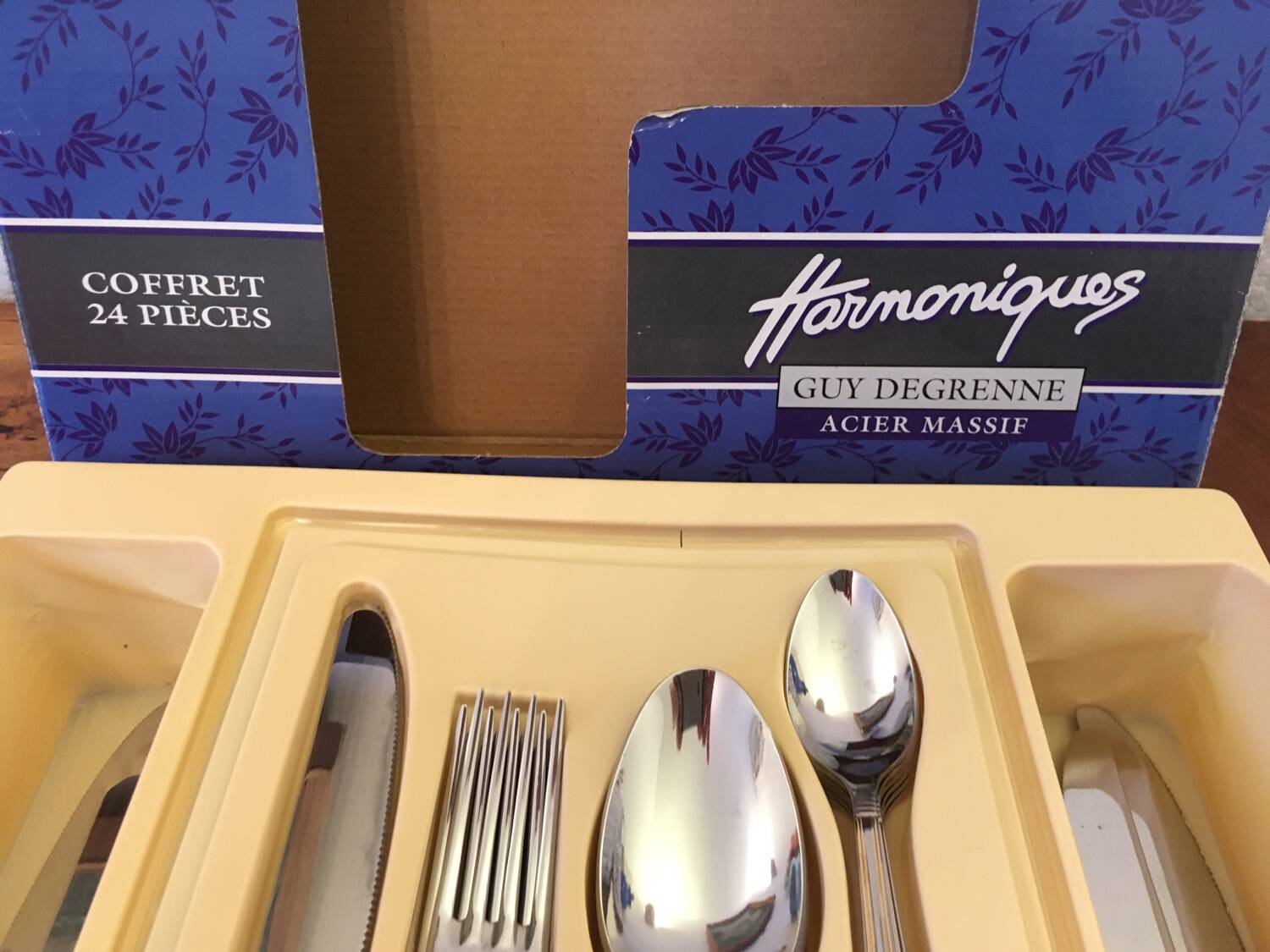 Vintage Guy Degrenne covered service.