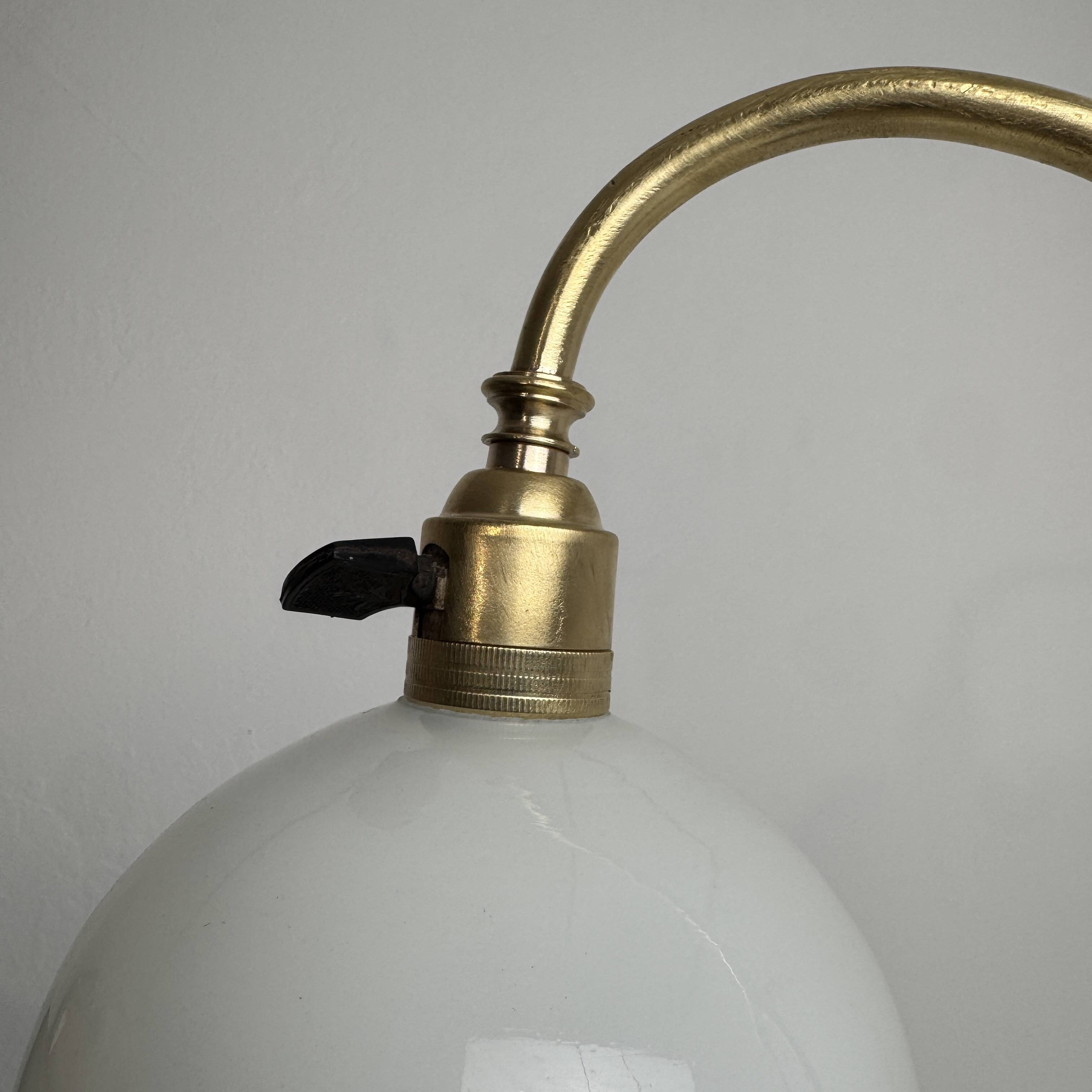 Old desk lamp raise and lower vintage