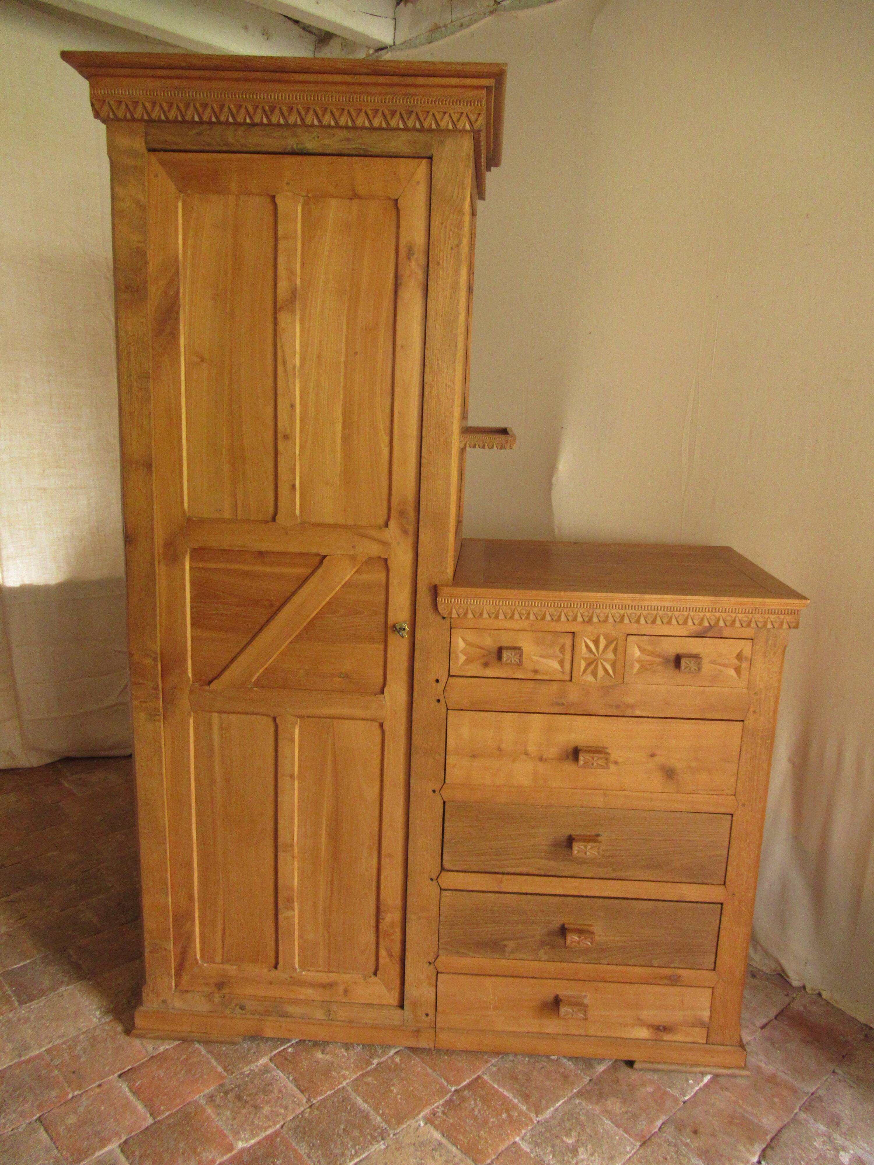 Asymmetrical wardrobe