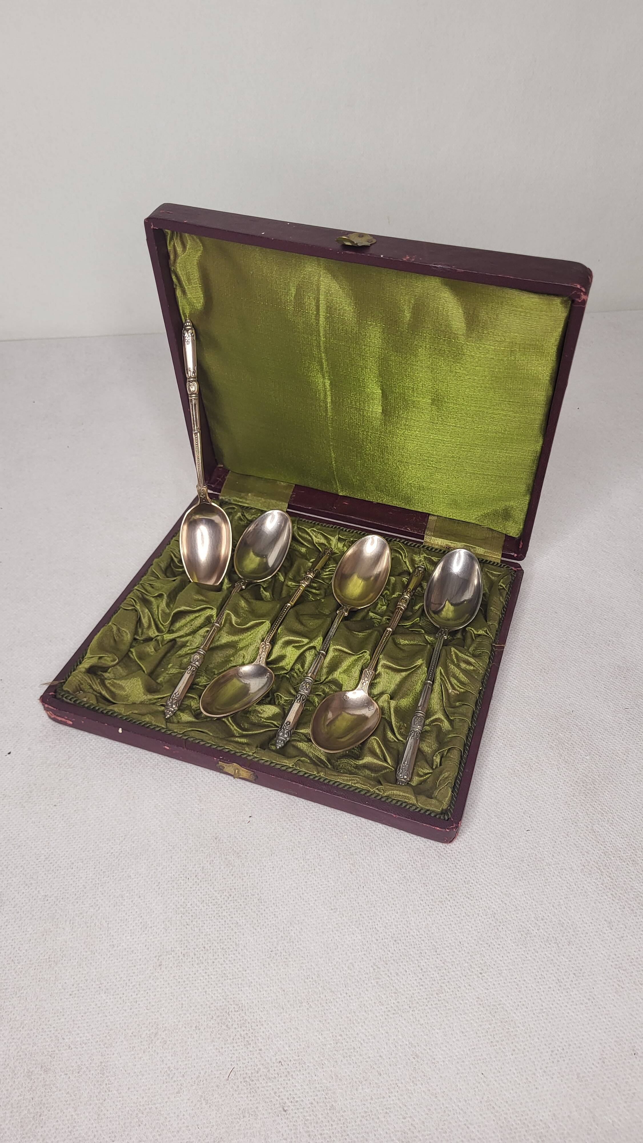 6 Art Nouveau silver-plated metal teaspoons