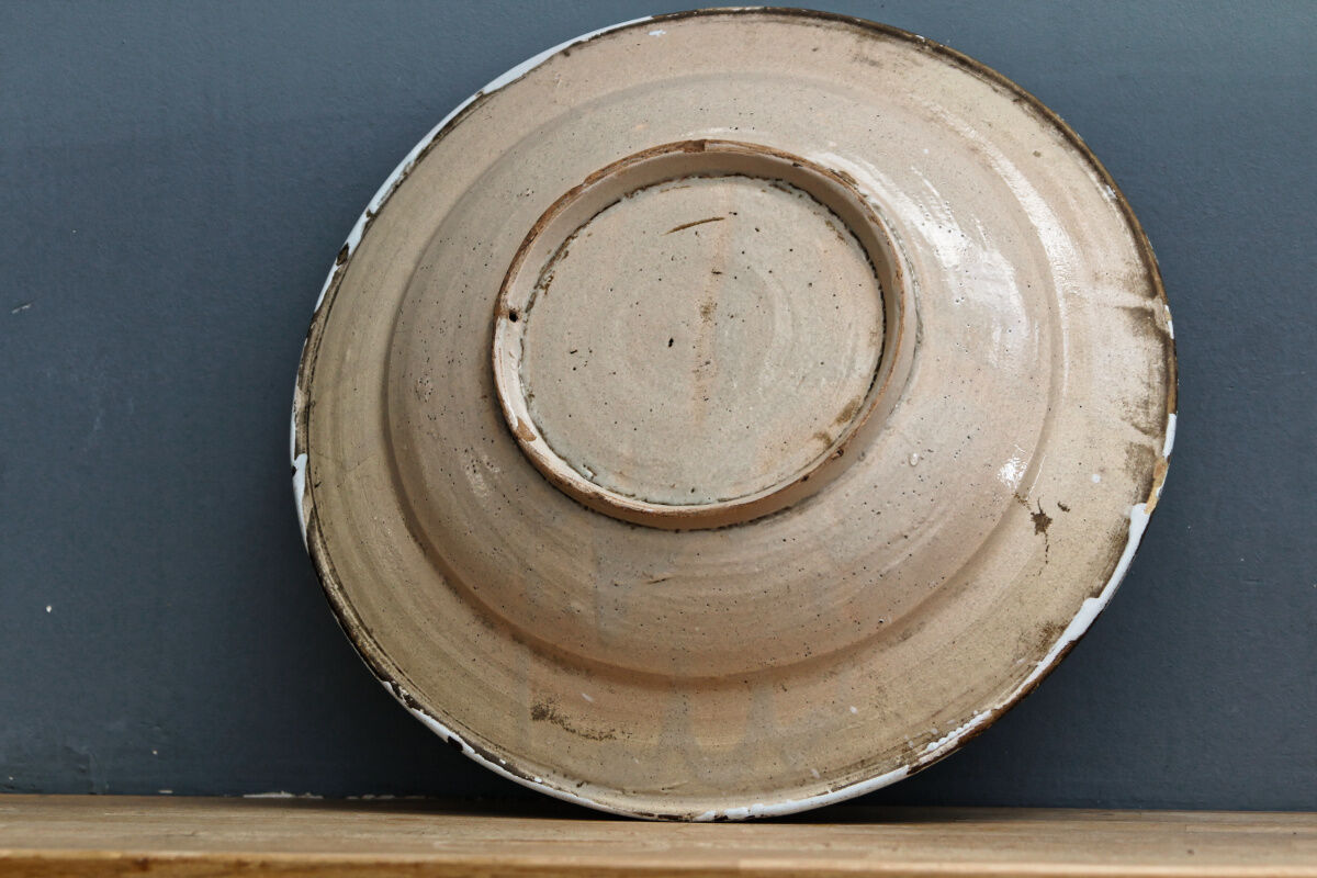 Faience dish from Manises, Spain