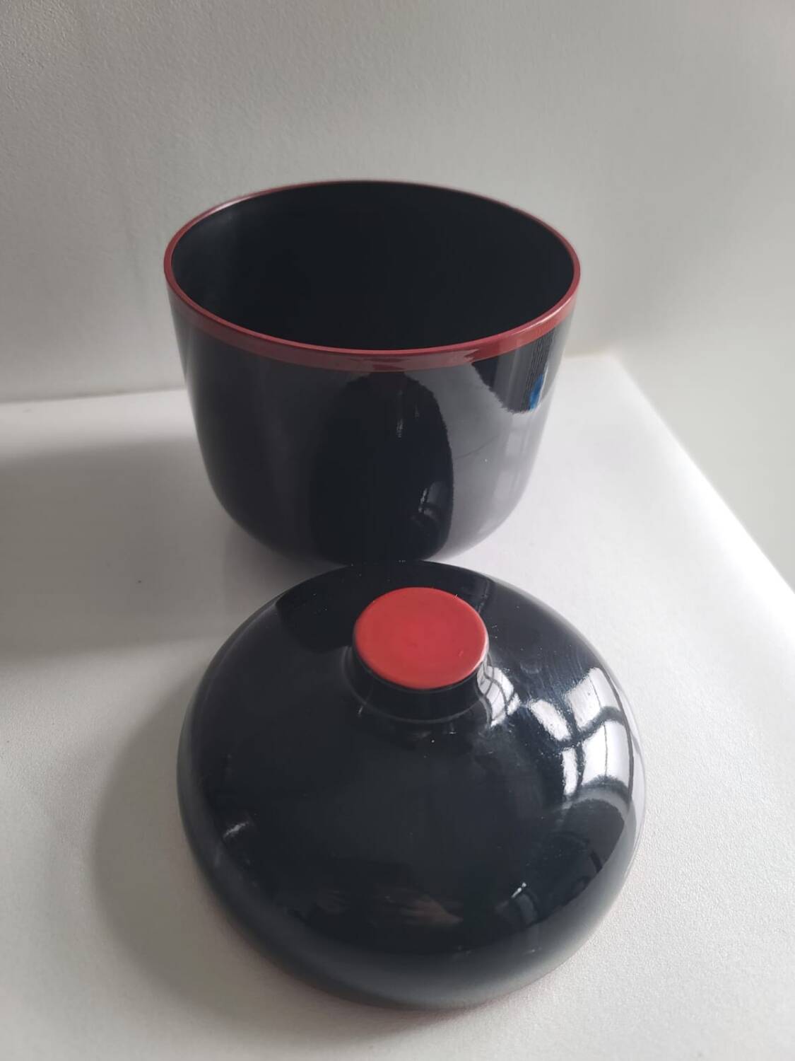 Black and red lacquered ice cube tray in a slightly tipsy Japanese style #POMR