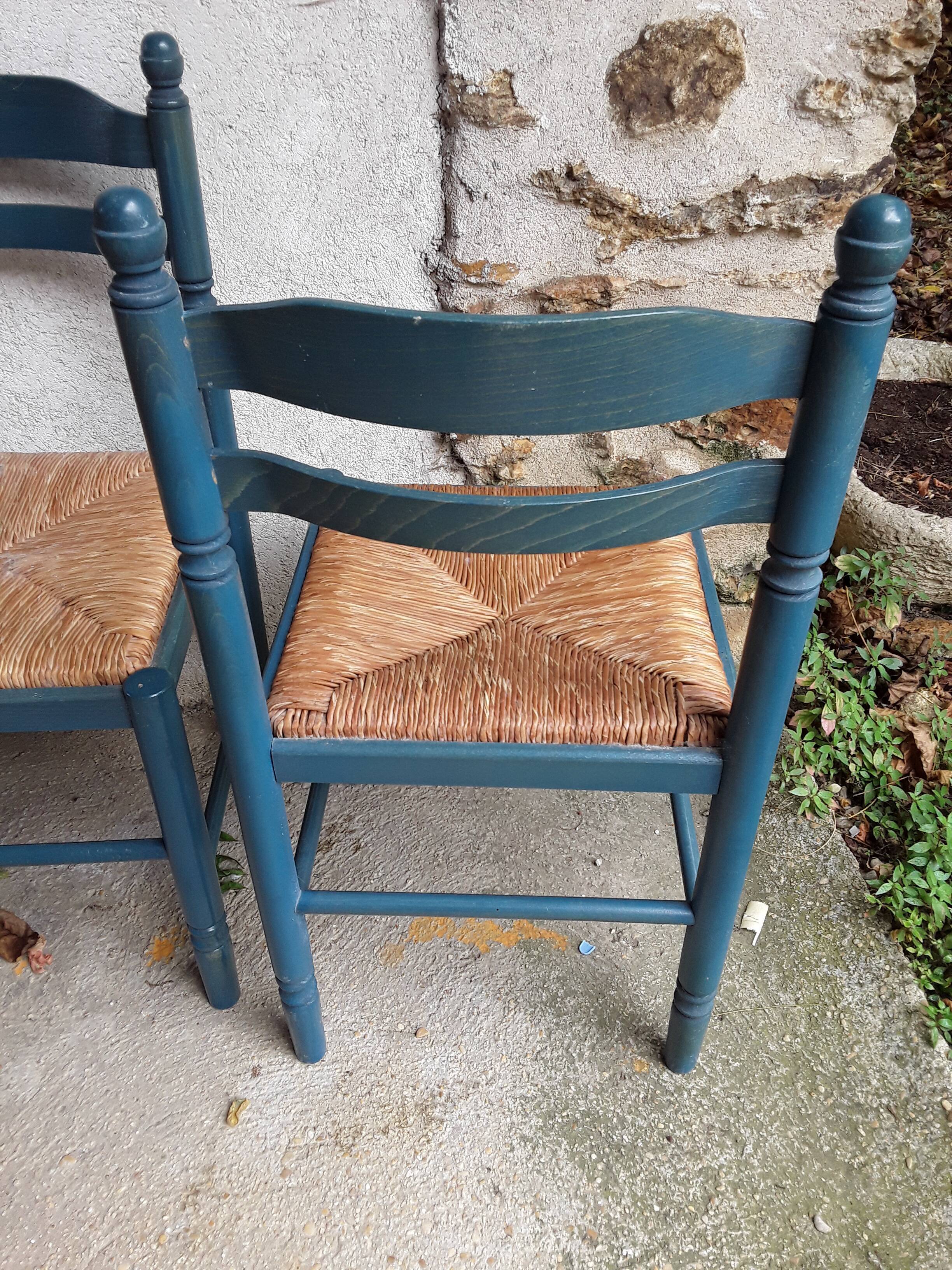 4 vintage mulched chairs