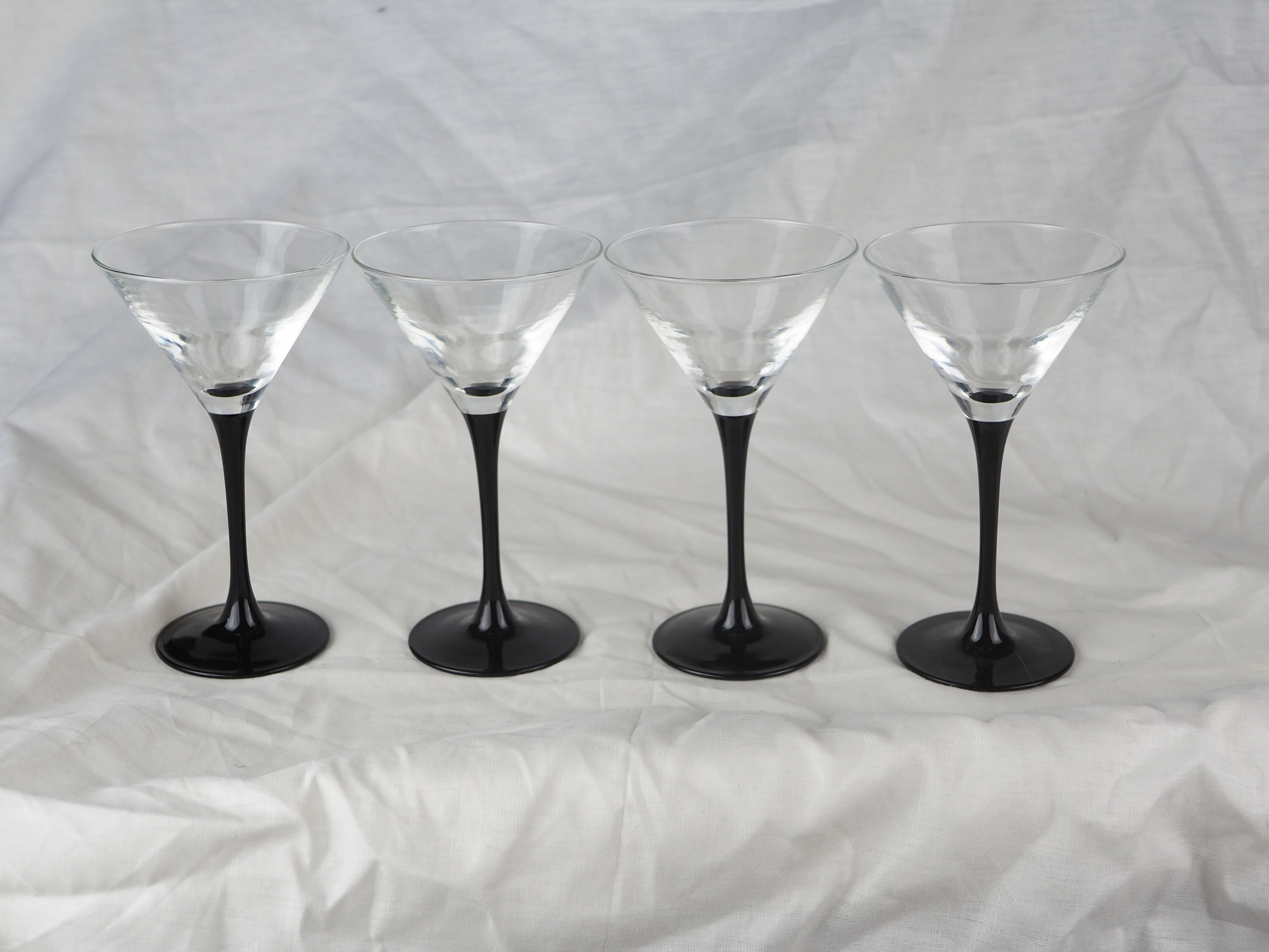 Set of 4 black foot martini glasses - Arques crystal, Luminarc - 70s / 80s