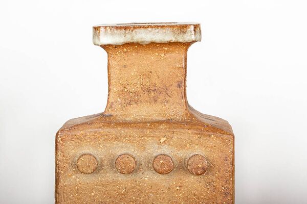 Paire de Vases Suédois, brutalistes, grès, col émaillé, Curt Magnus Addin.