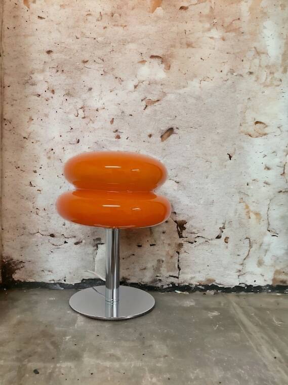 Vintage style lamp in the shape of a macaron