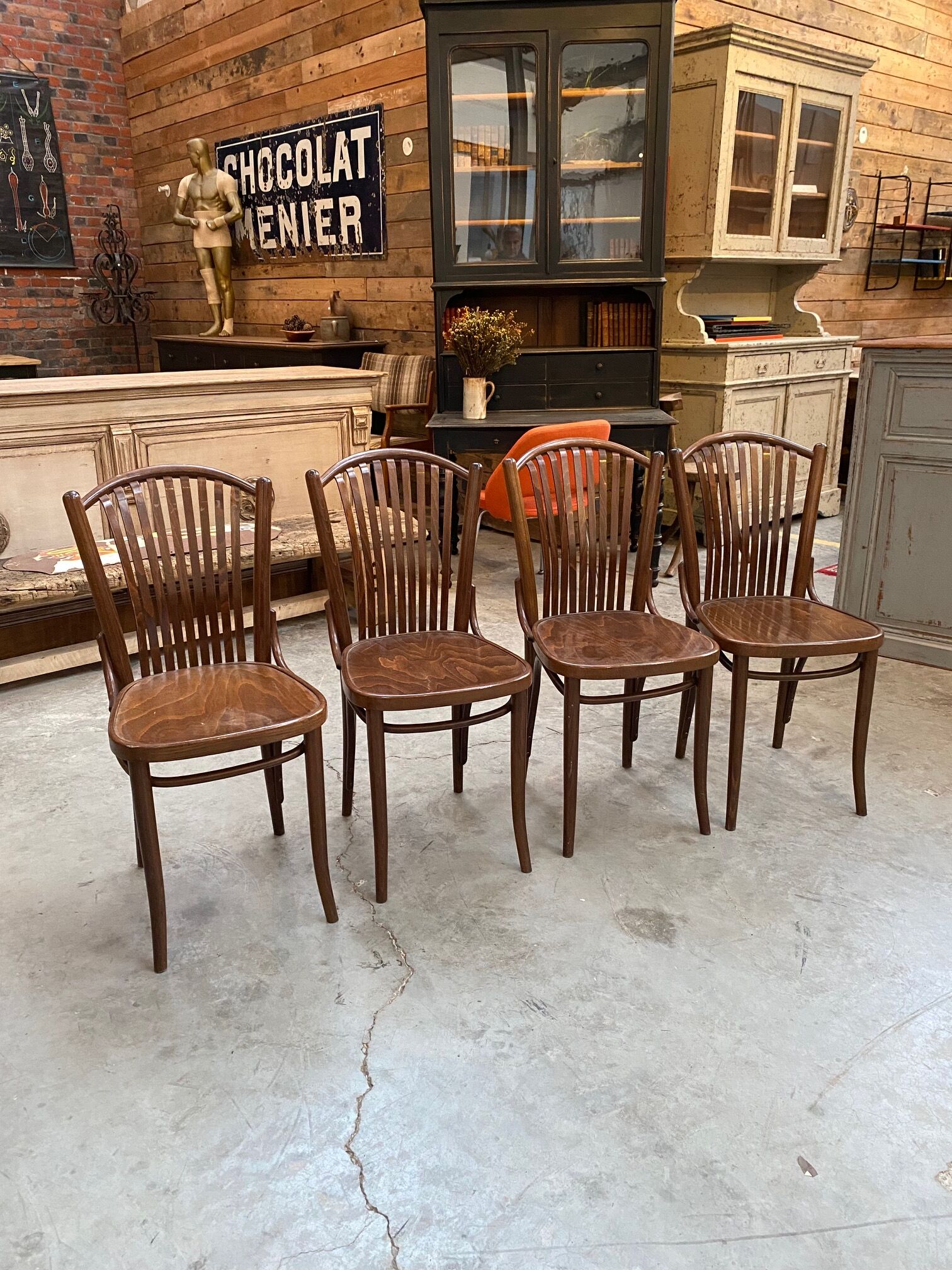 Suite of 4 bistro chairs