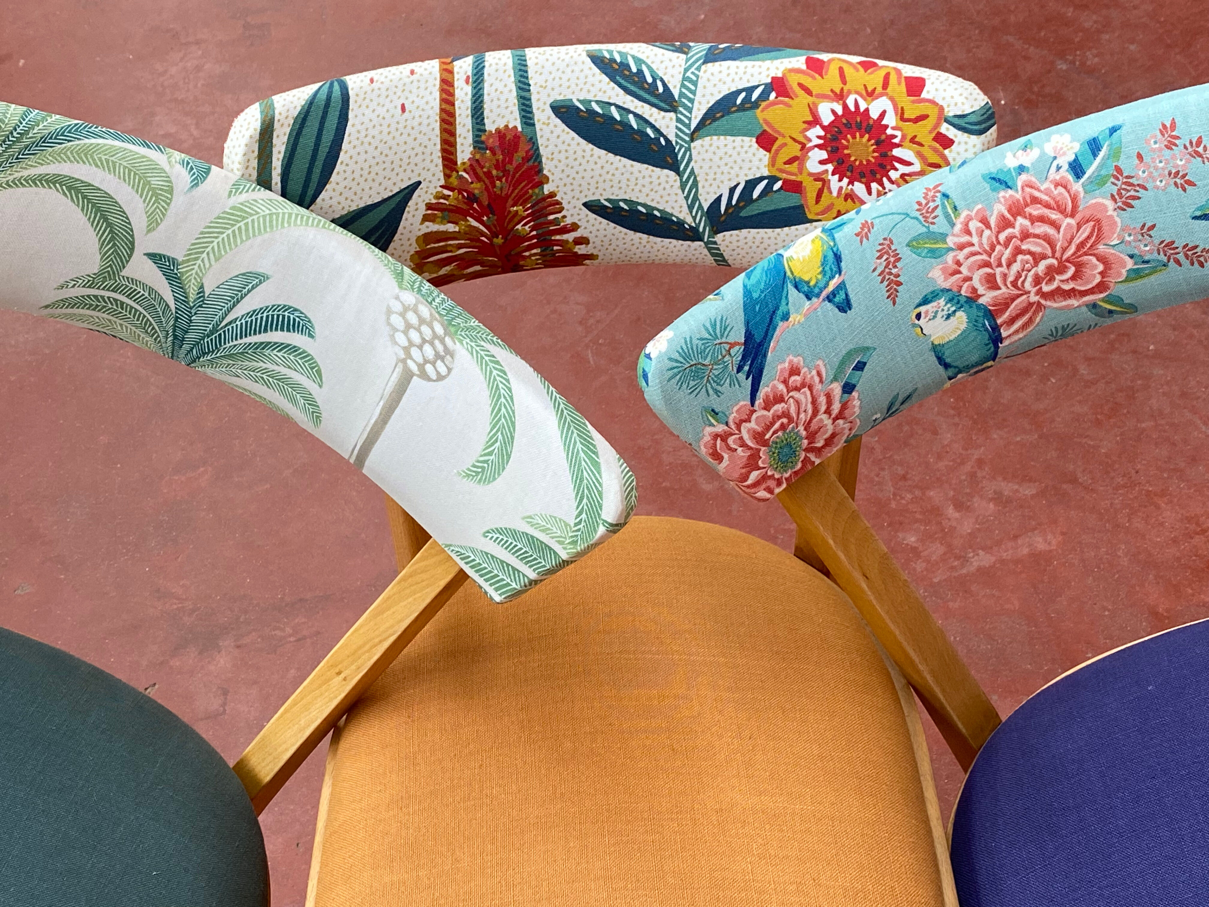 Suite of 6 vintage chairs