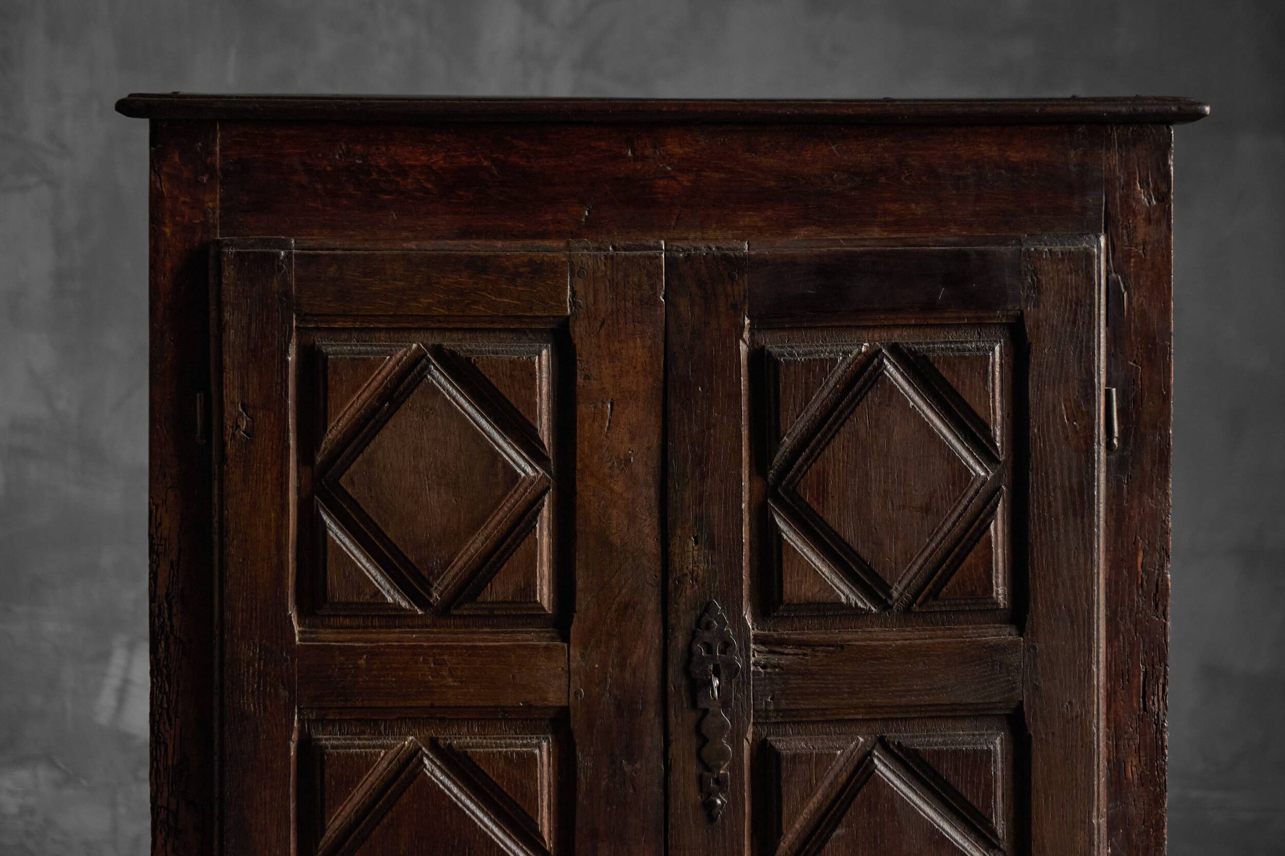 Buffet rustique d'art populaire, France, XVIIIe siècle