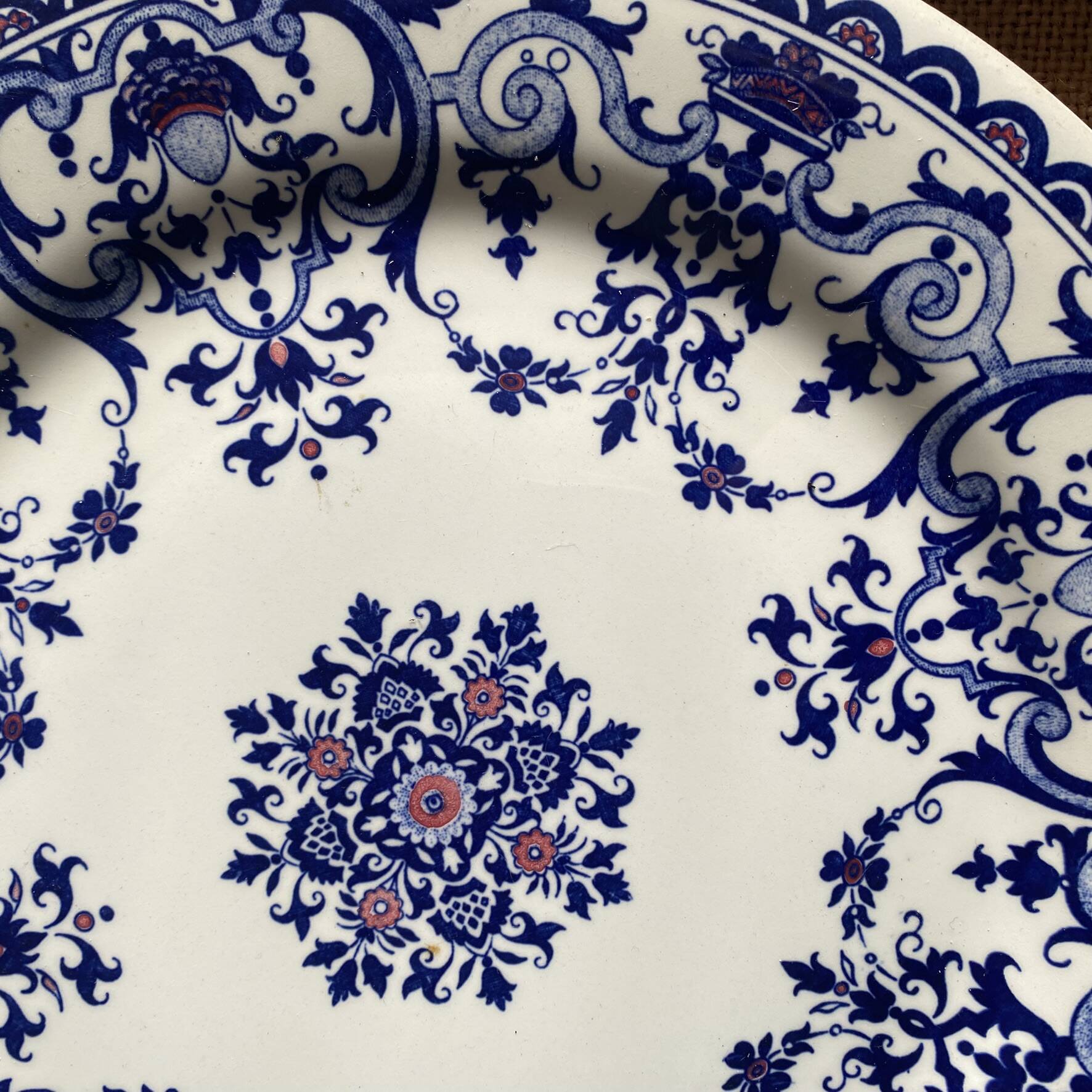 Flat plates Gien Renaissance, wall decoration