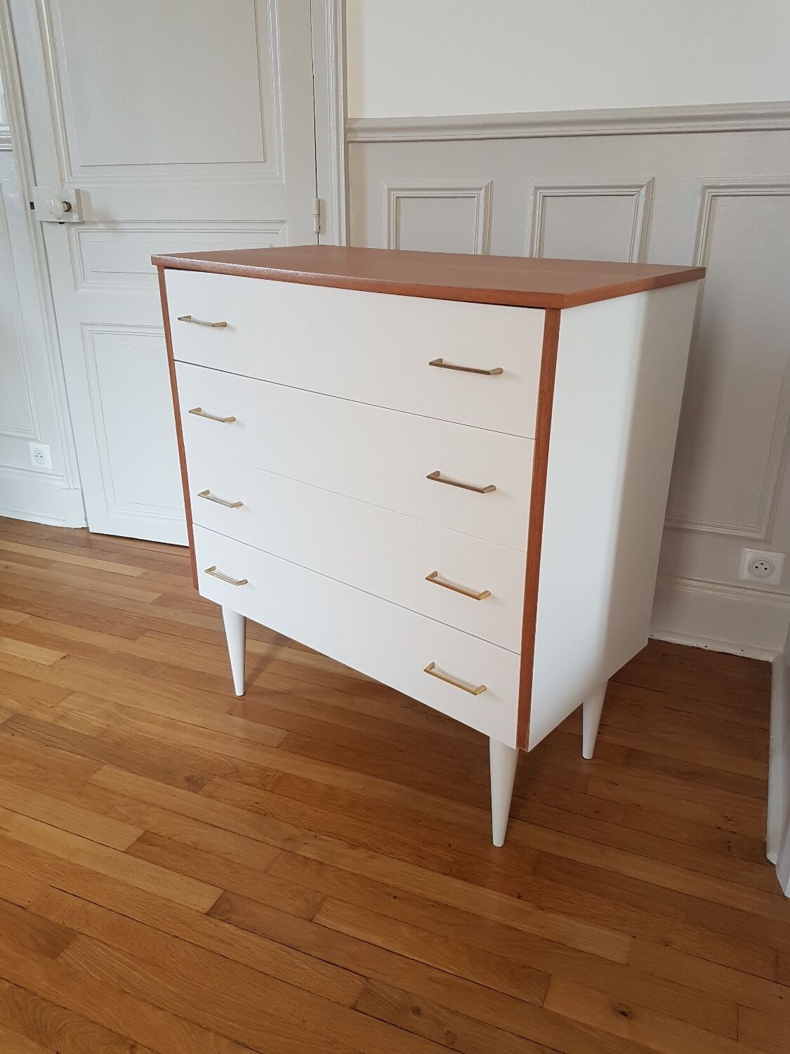 Vintage chest of drawers bobbin feet