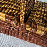 Basket with lids