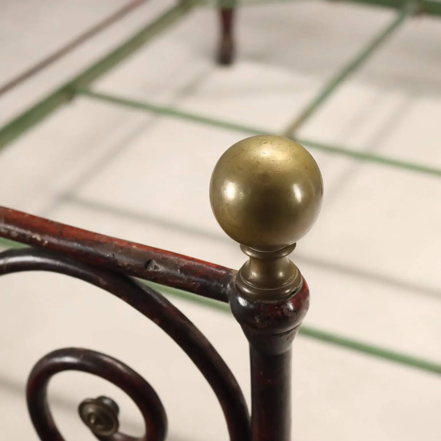 Restoration bed, second quarter of the 19th century, bronze and iron.