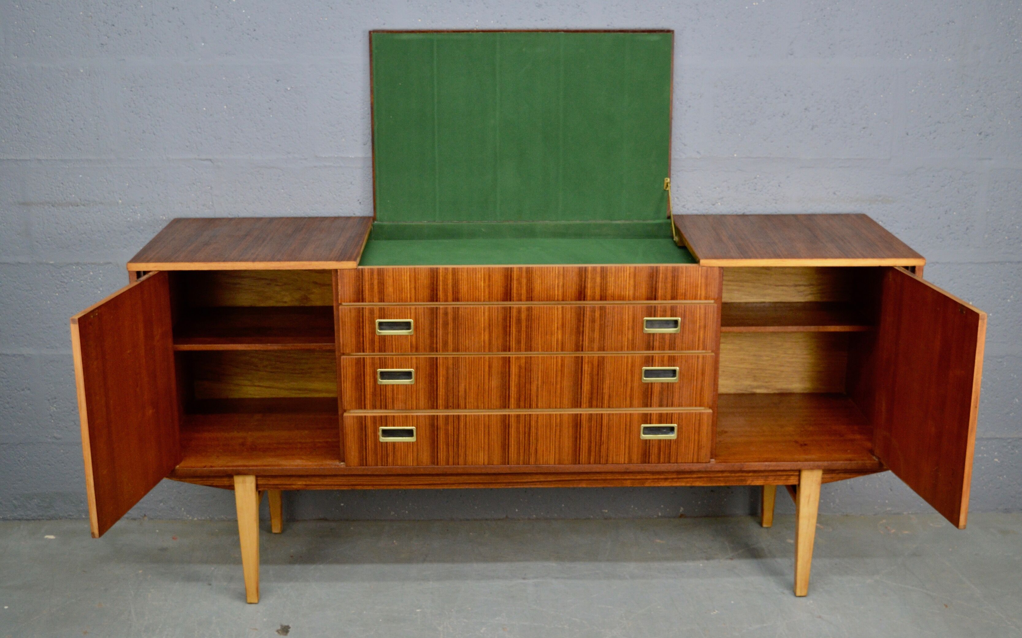 Teak sideboard by beautility