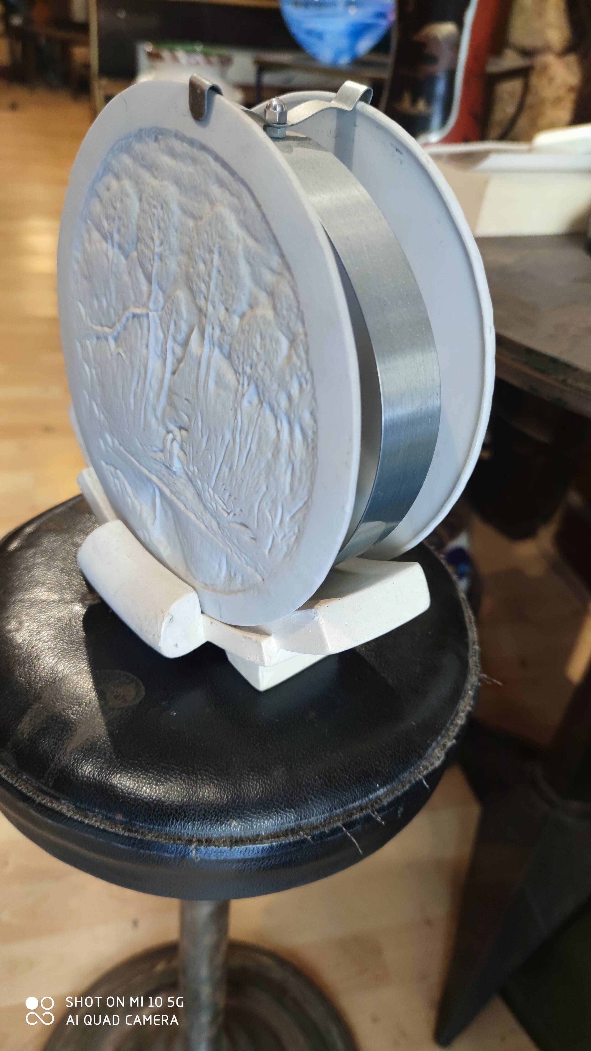 Lampe lithophanie en biscuit et stuc style arts décoratifs