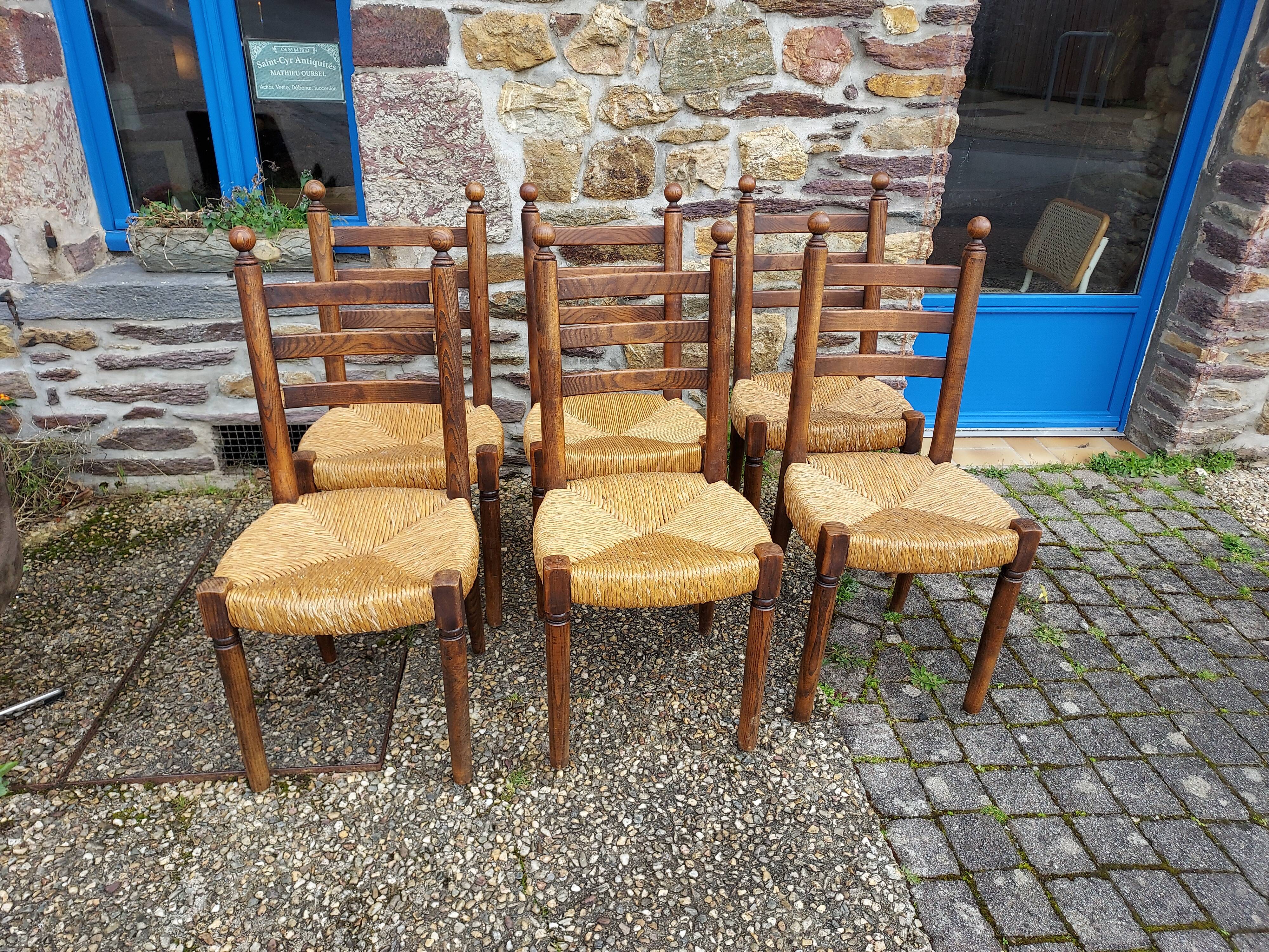 Set of 6 mulched wooden chairs