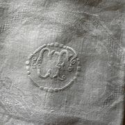 Lot de six serviettes de table anciennes en damassé, monogramme brodé