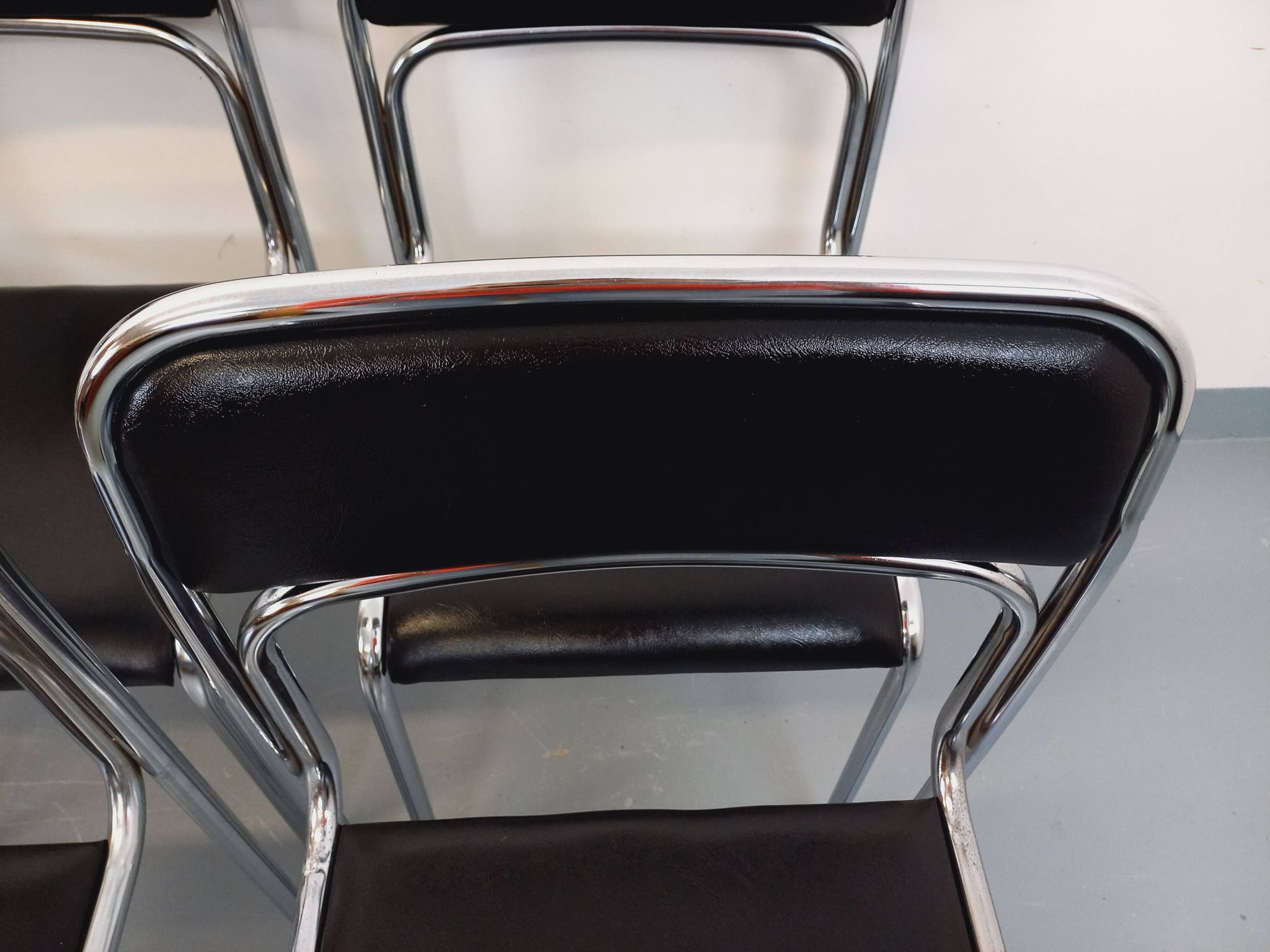 Set of 6 vintage Italian stackable chairs in chrome metal and skai.