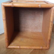 Cache pot, storage box in wood and rattan.