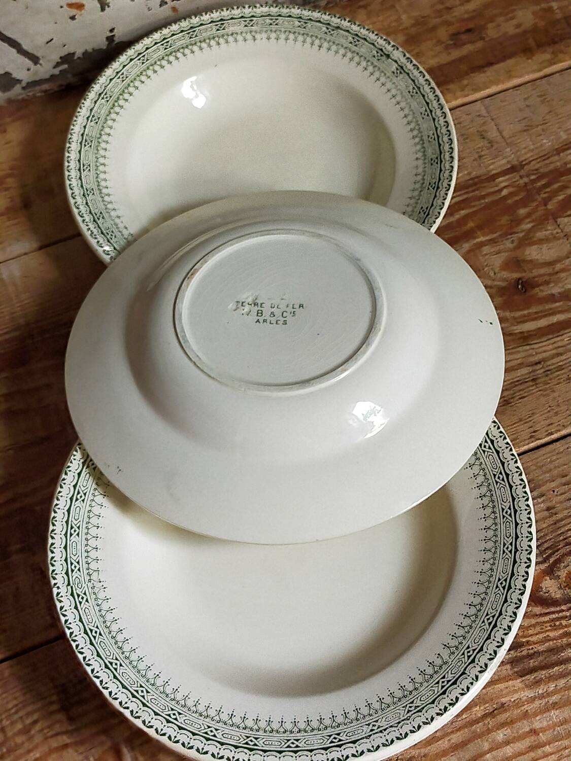 Five old plates Terre de fer from Choisy-Le-Roi HB and cie