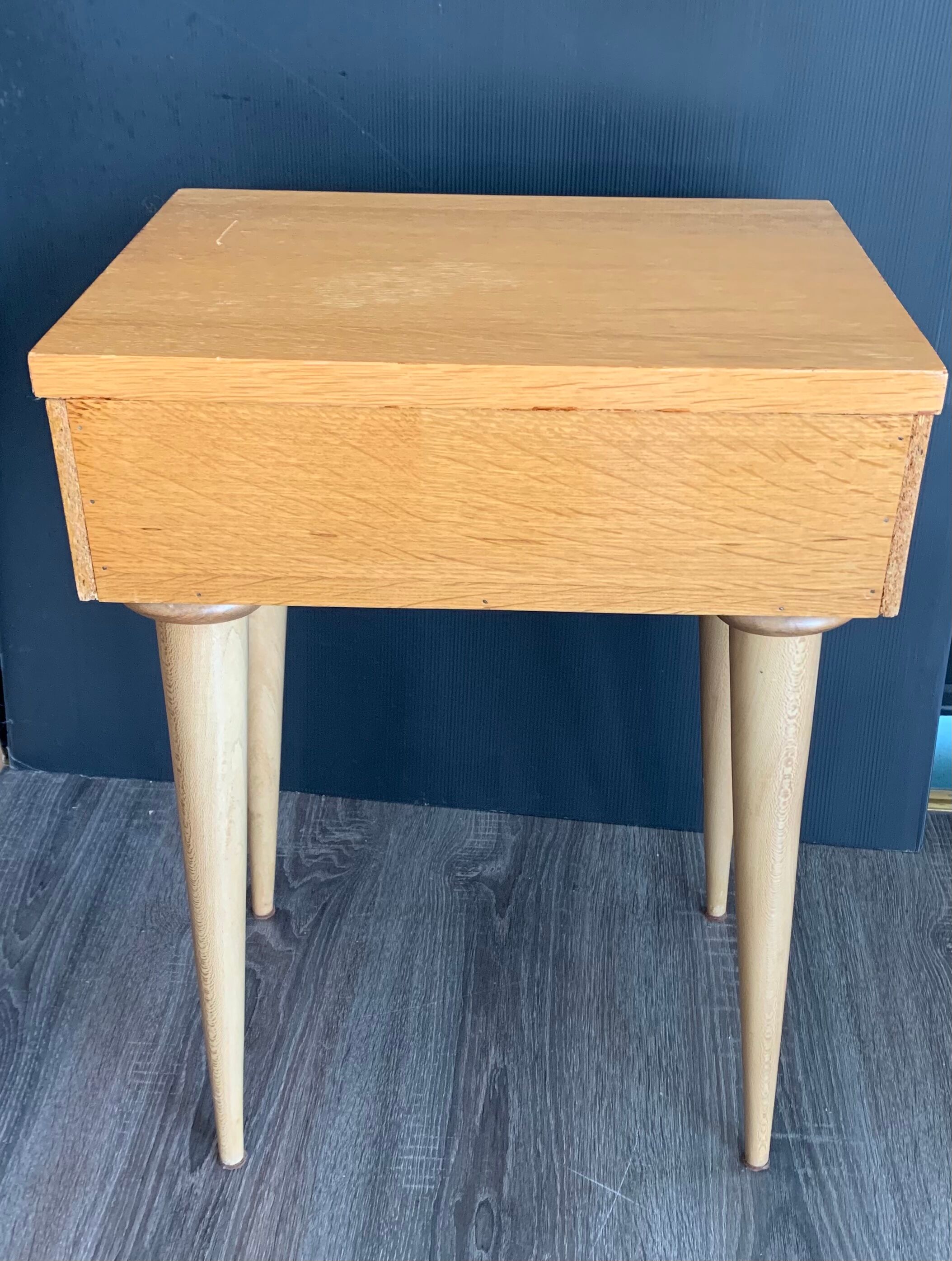 Bedside table compass feet