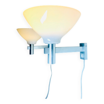 Paire de lampes murales uplighter par Raak Amsterdam, Pays-Bas, années 1960.