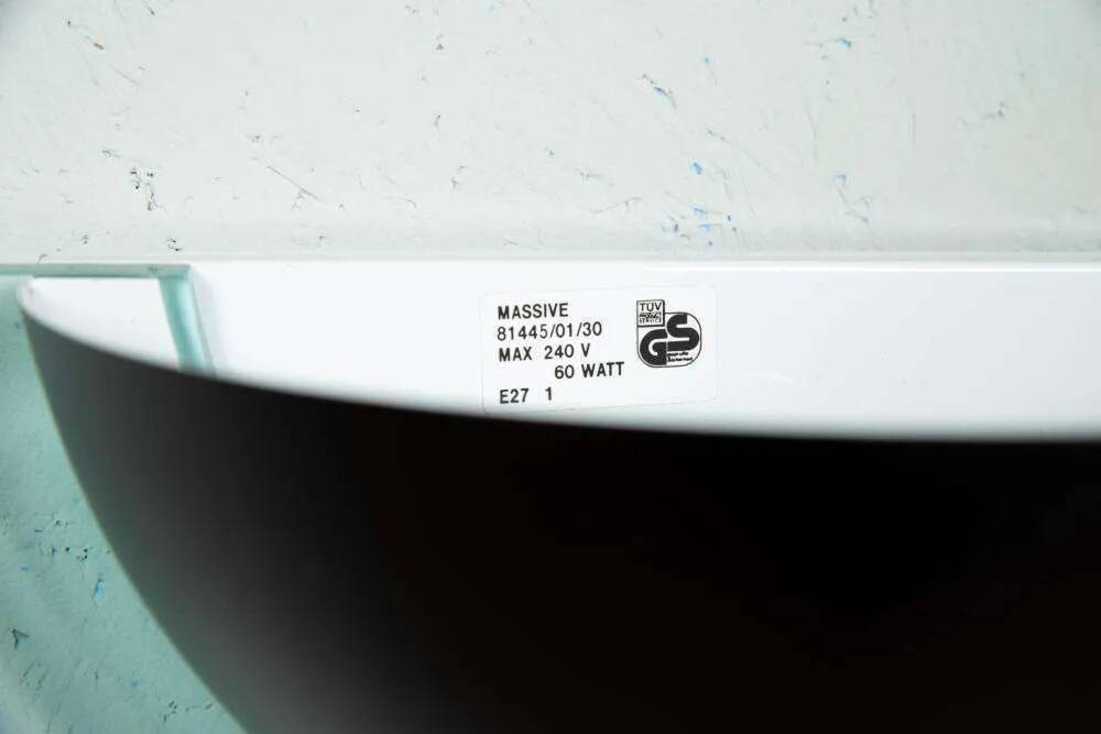 Memphis wall lamp from the 80s, Space Age uplight style.