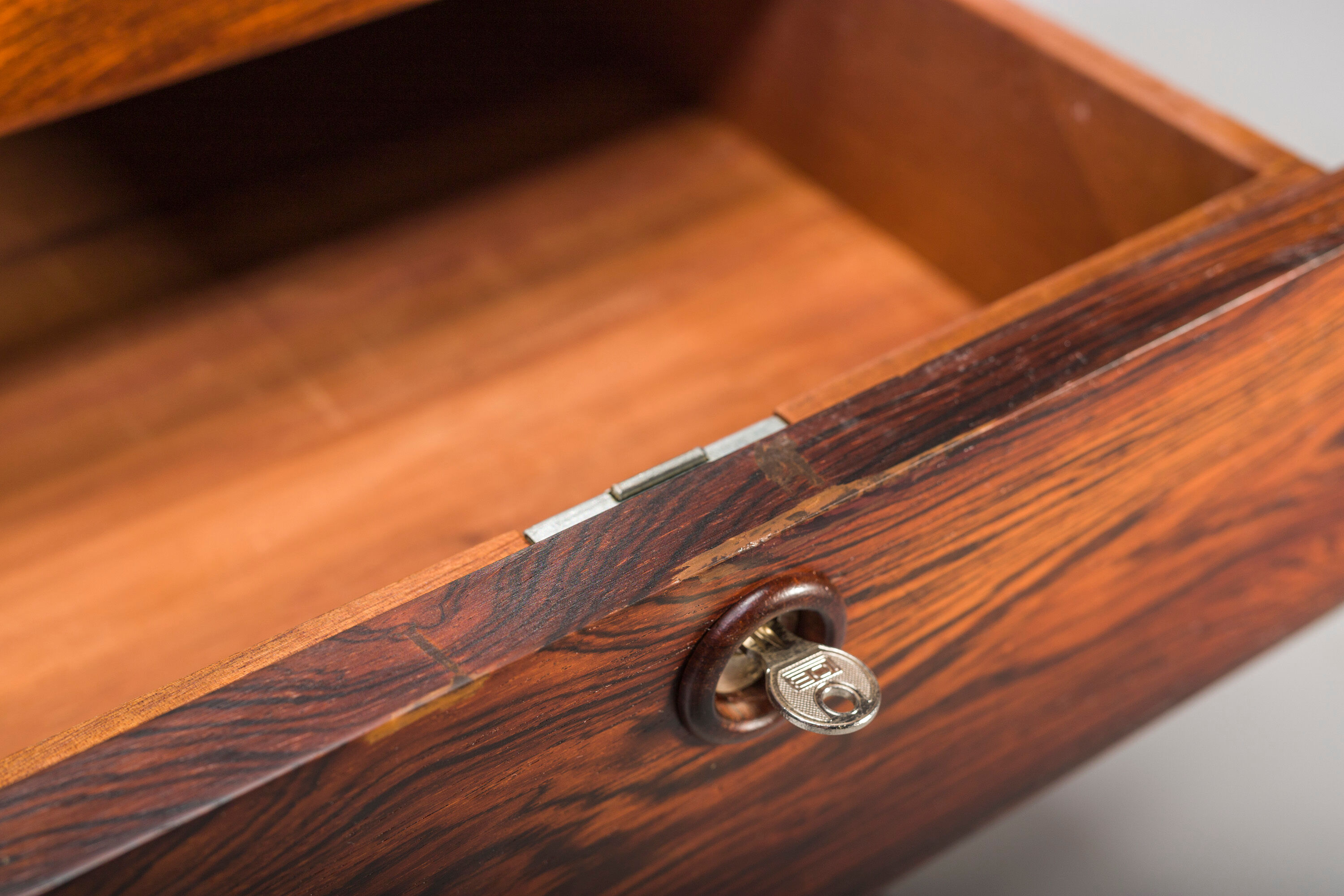 Mid-Century Modern Jacaranda Itamaraty Desk by Sergio Rodrigues for Oca, Brazil, 1960s